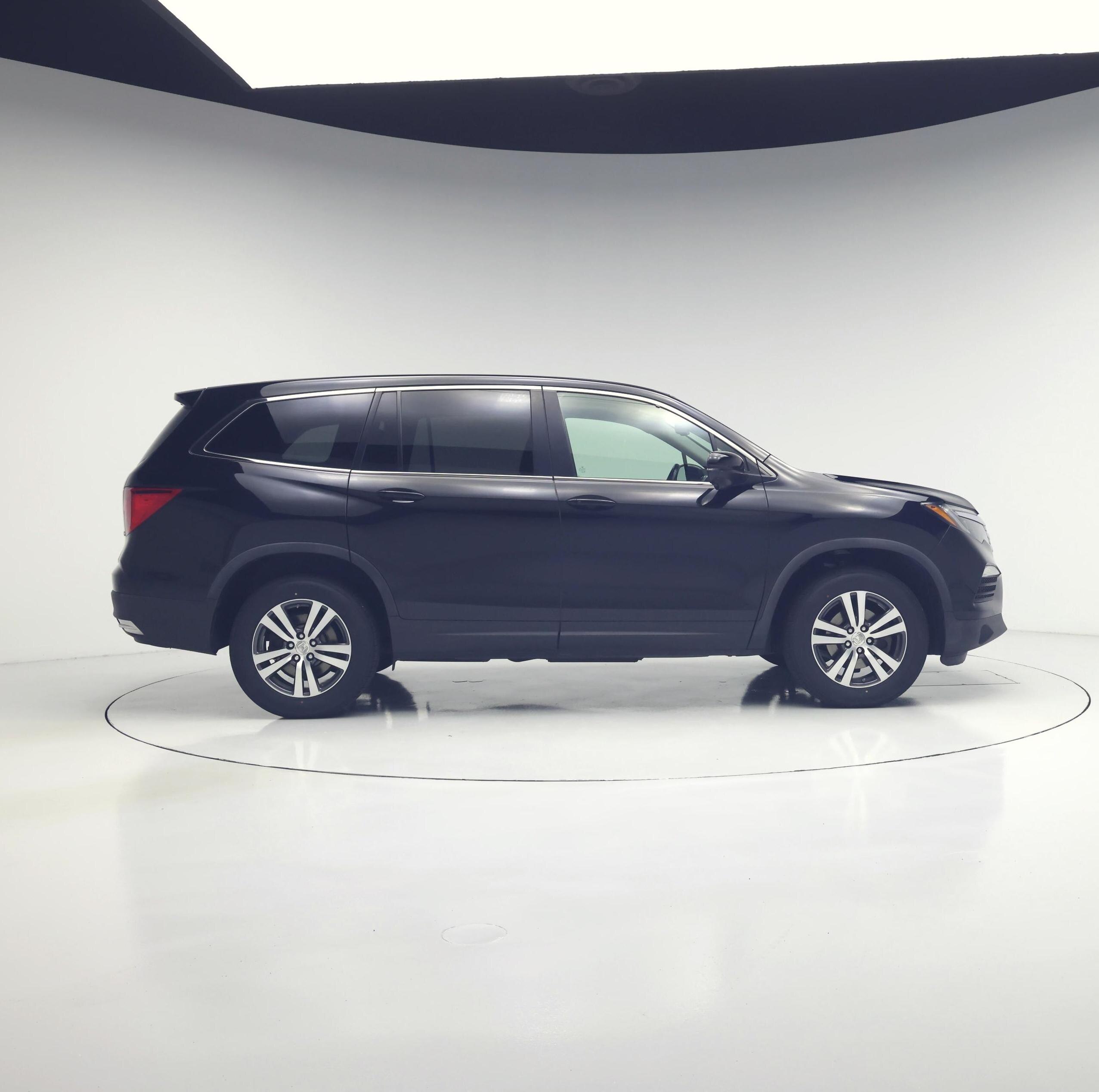 Thumbnail: 2017 Honda Pilot - 7