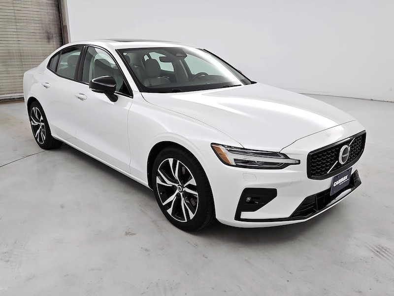 2024 Volvo S60 B5 Core Dark Theme
