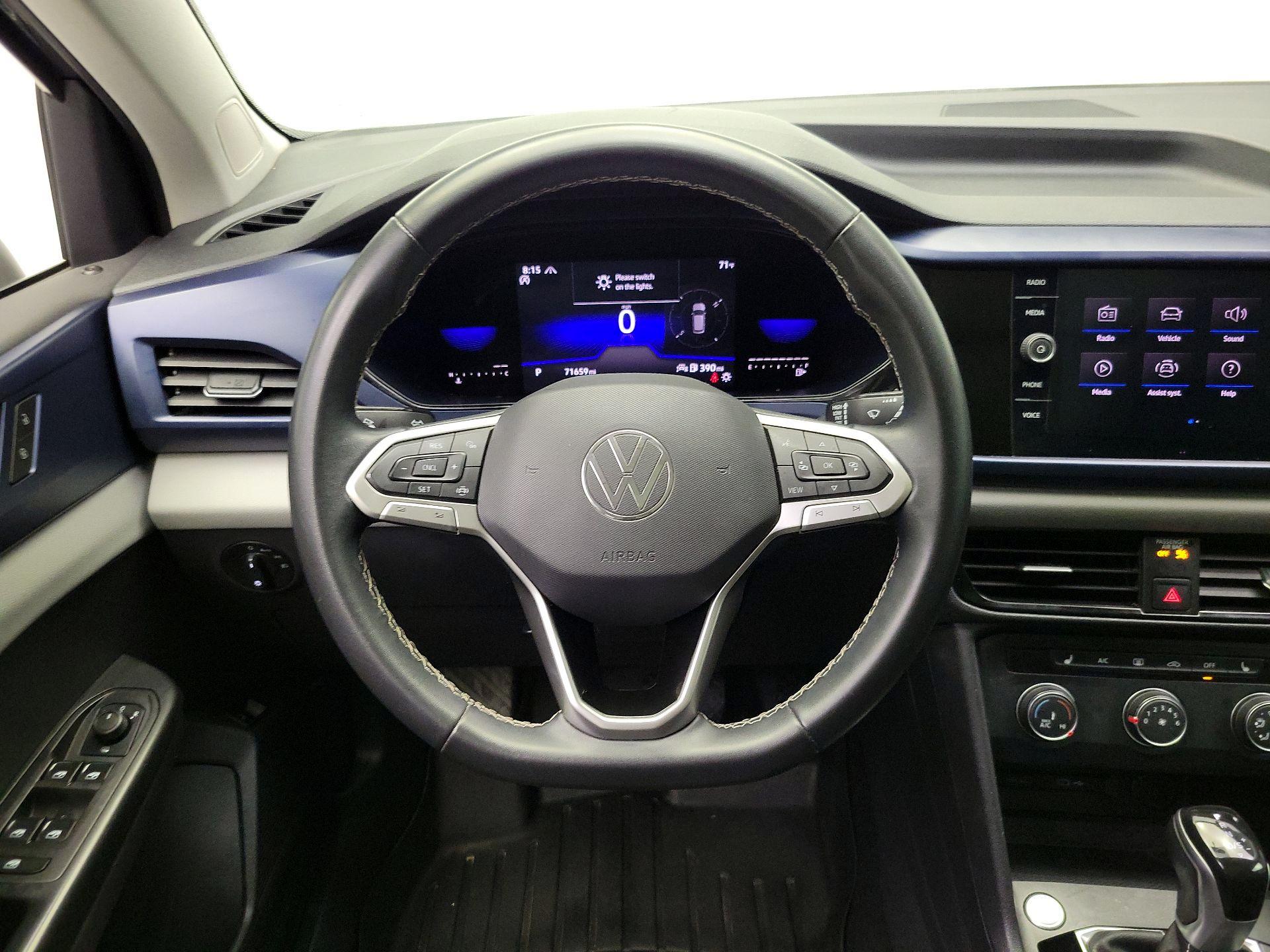 Thumbnail: 2022 Volkswagen Taos - 10
