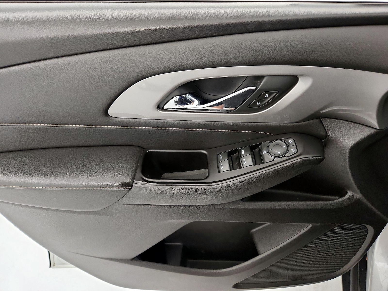 2019 Chevrolet Traverse LS - Photo 13