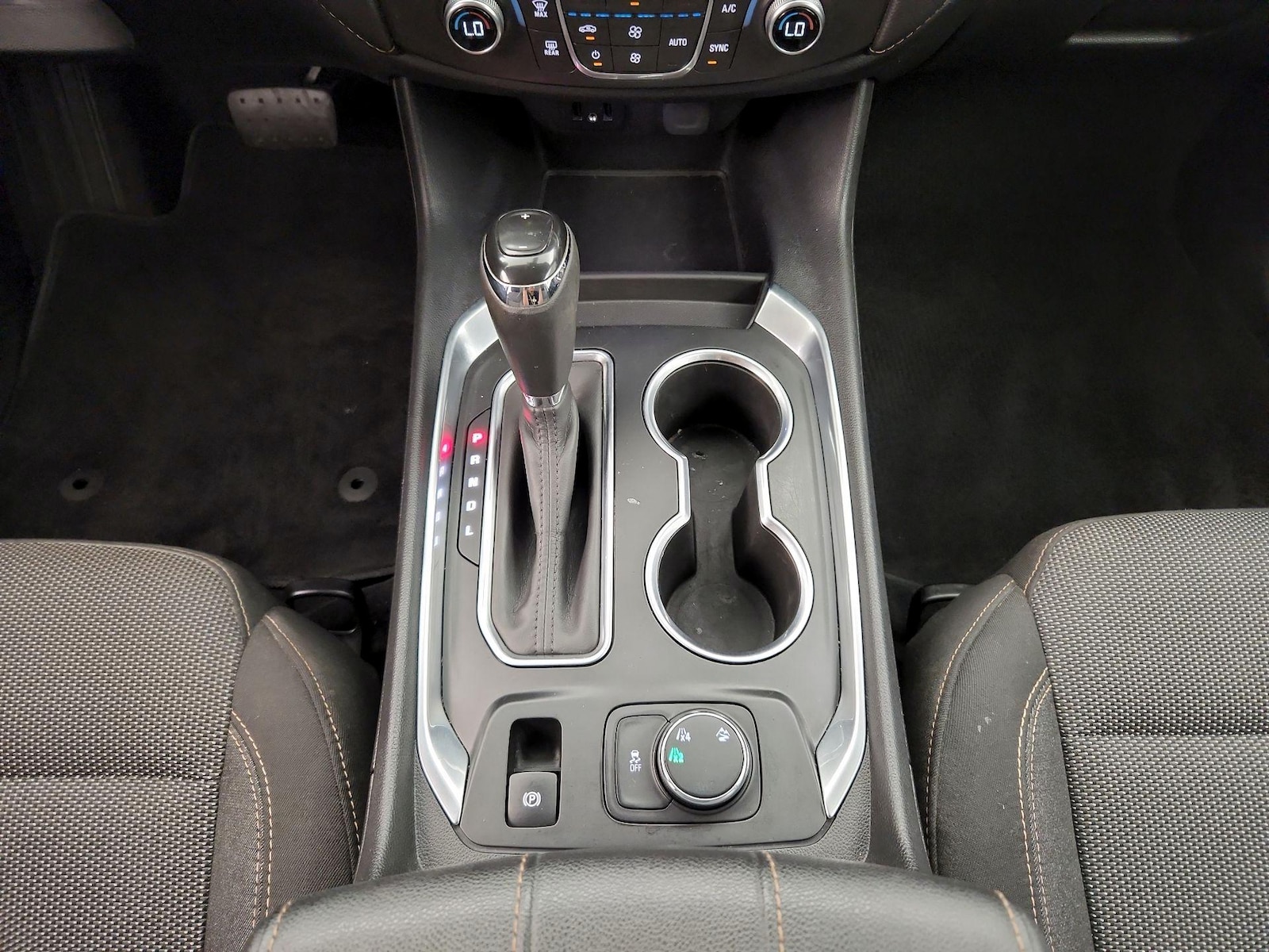 2019 Chevrolet Traverse LS - Photo 18