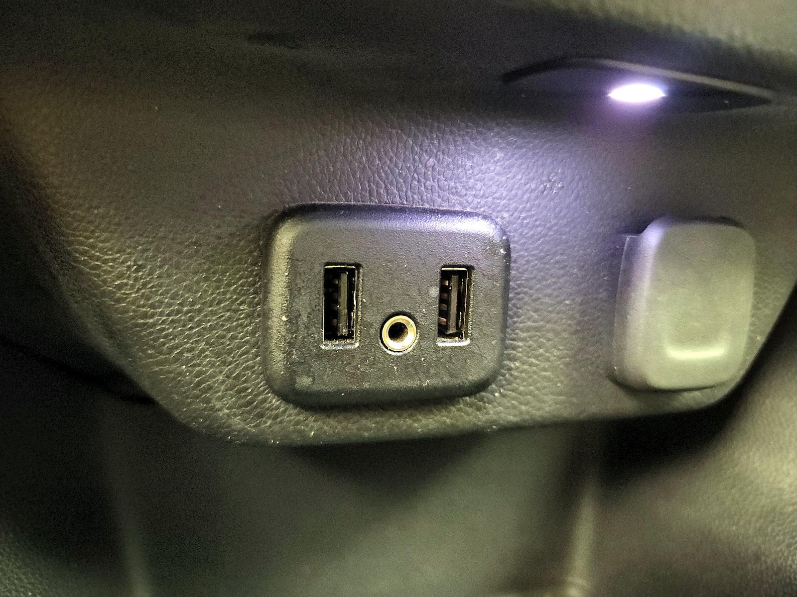 2019 Chevrolet Traverse LS - Photo 19