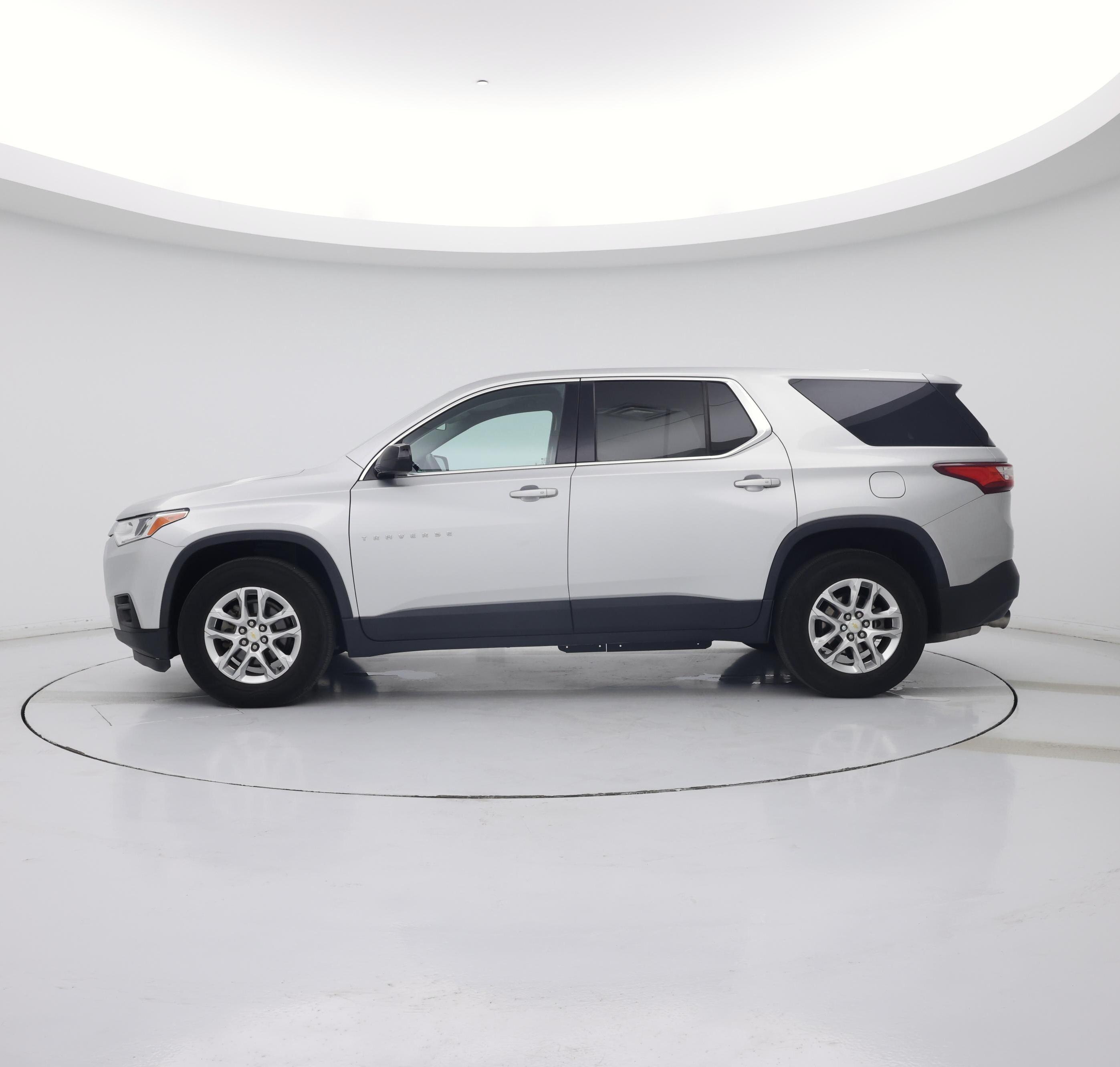 Thumbnail: 2019 Chevrolet Traverse - 3