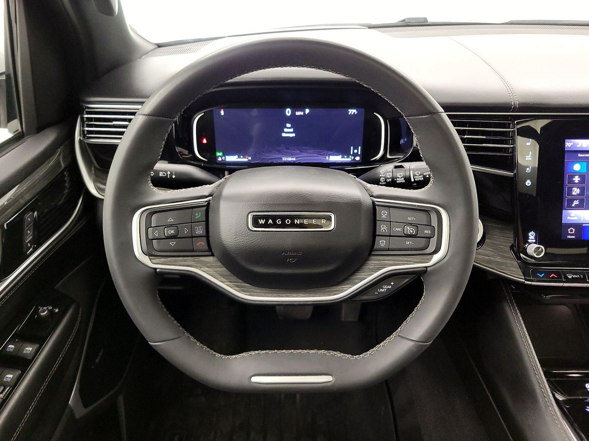 Thumbnail: 2022 Jeep Wagoneer - 10