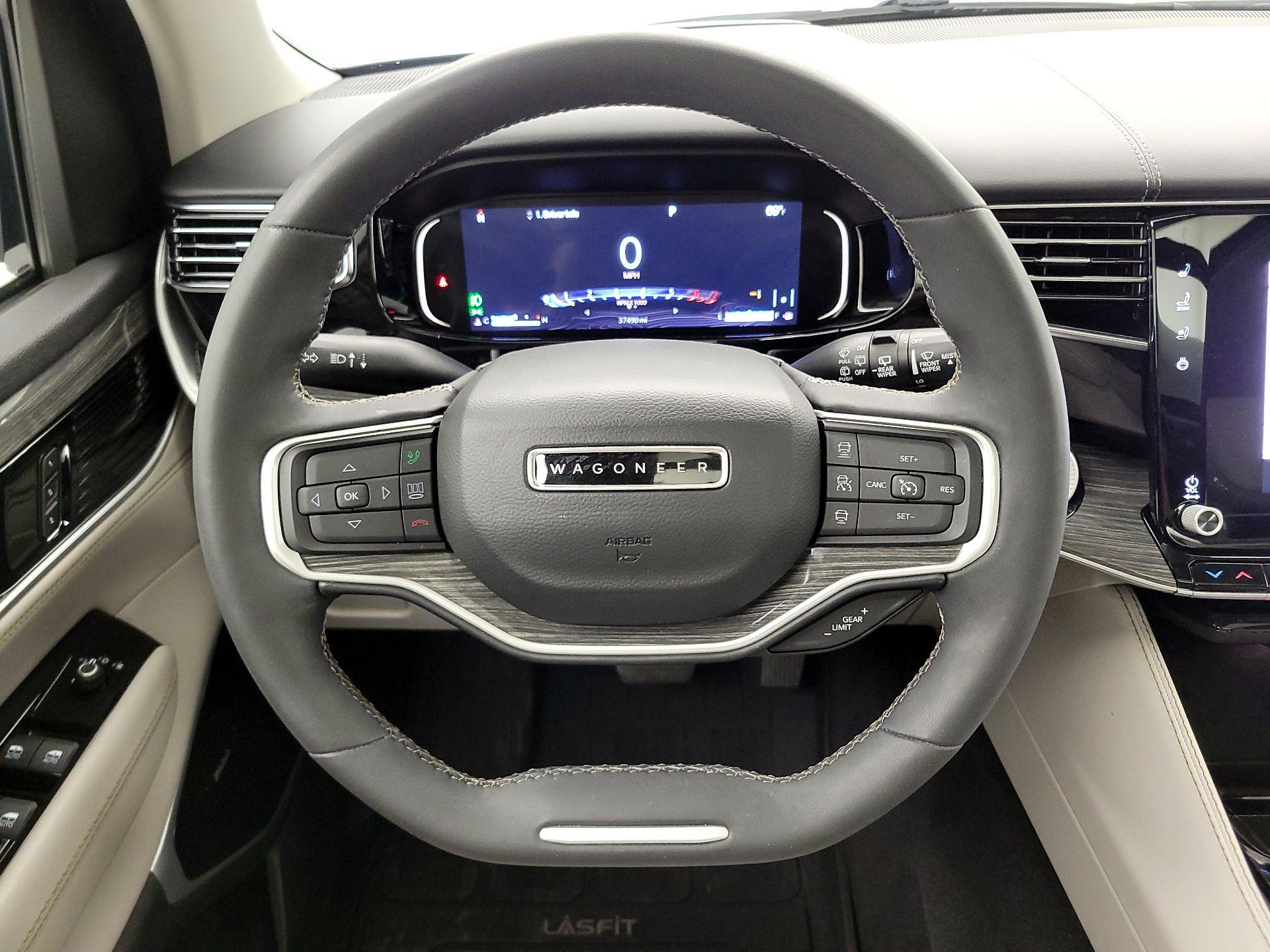 Thumbnail: 2022 Jeep Wagoneer - 10