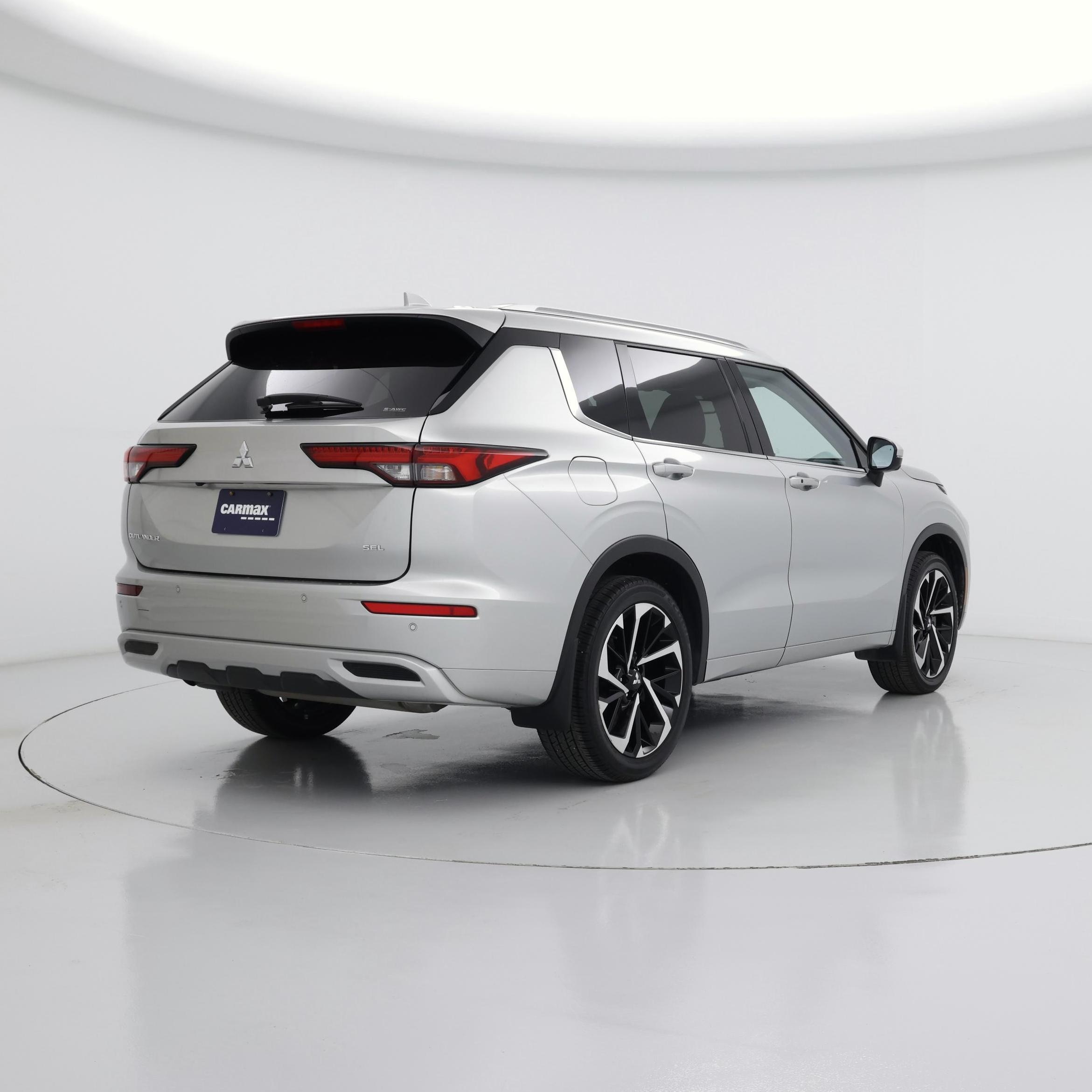 Thumbnail: 2024 Mitsubishi Outlander - 8