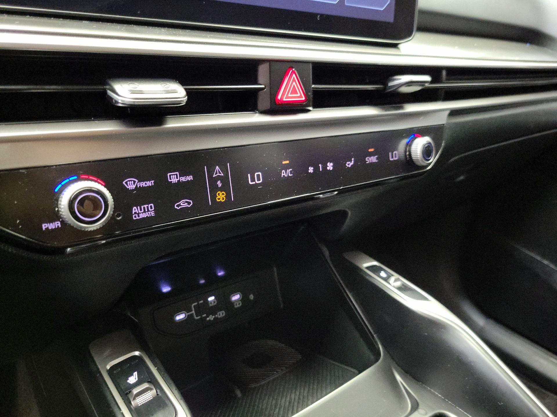 Thumbnail: 2025 Kia Sorento - 16