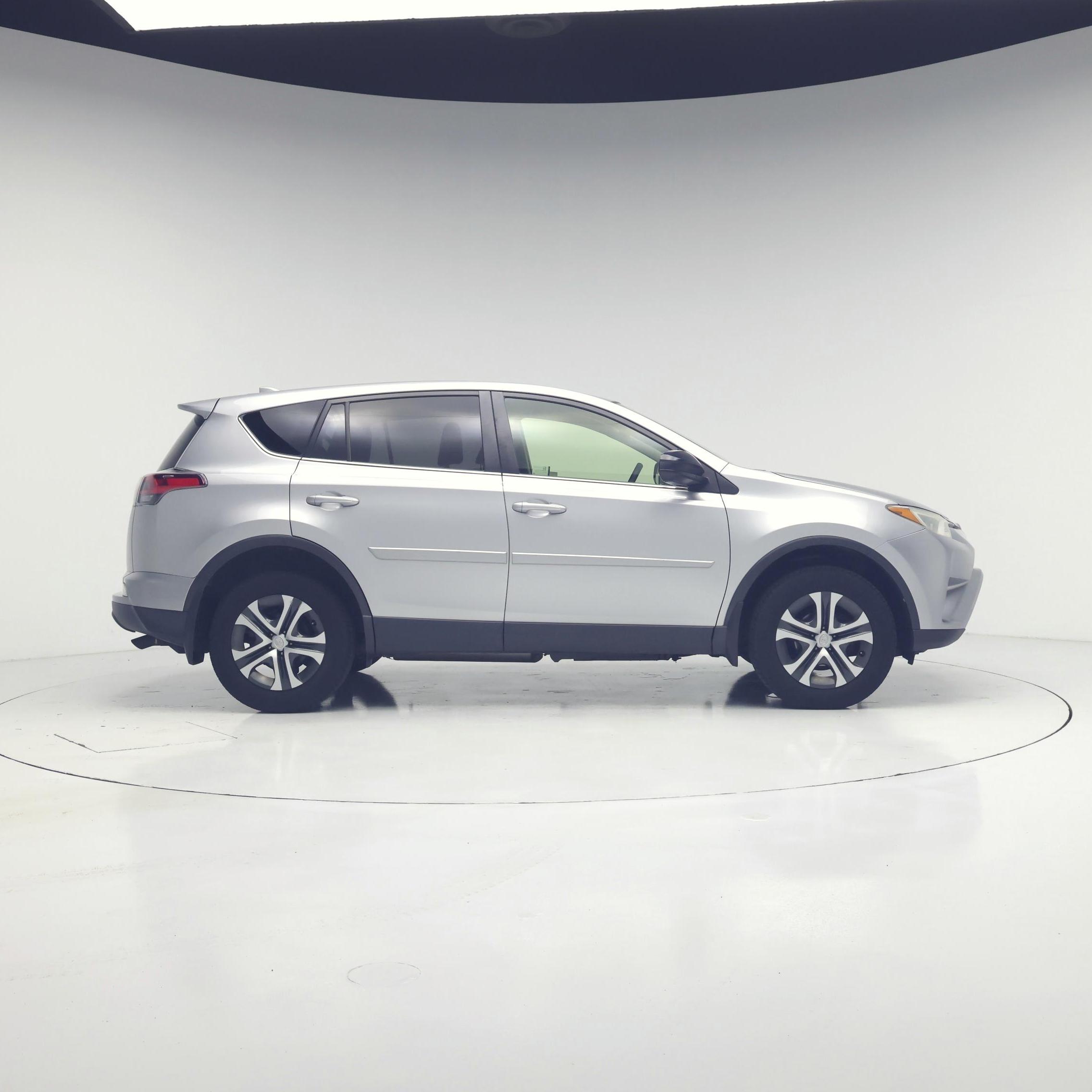 Thumbnail: 2018 Toyota RAV4 - 7