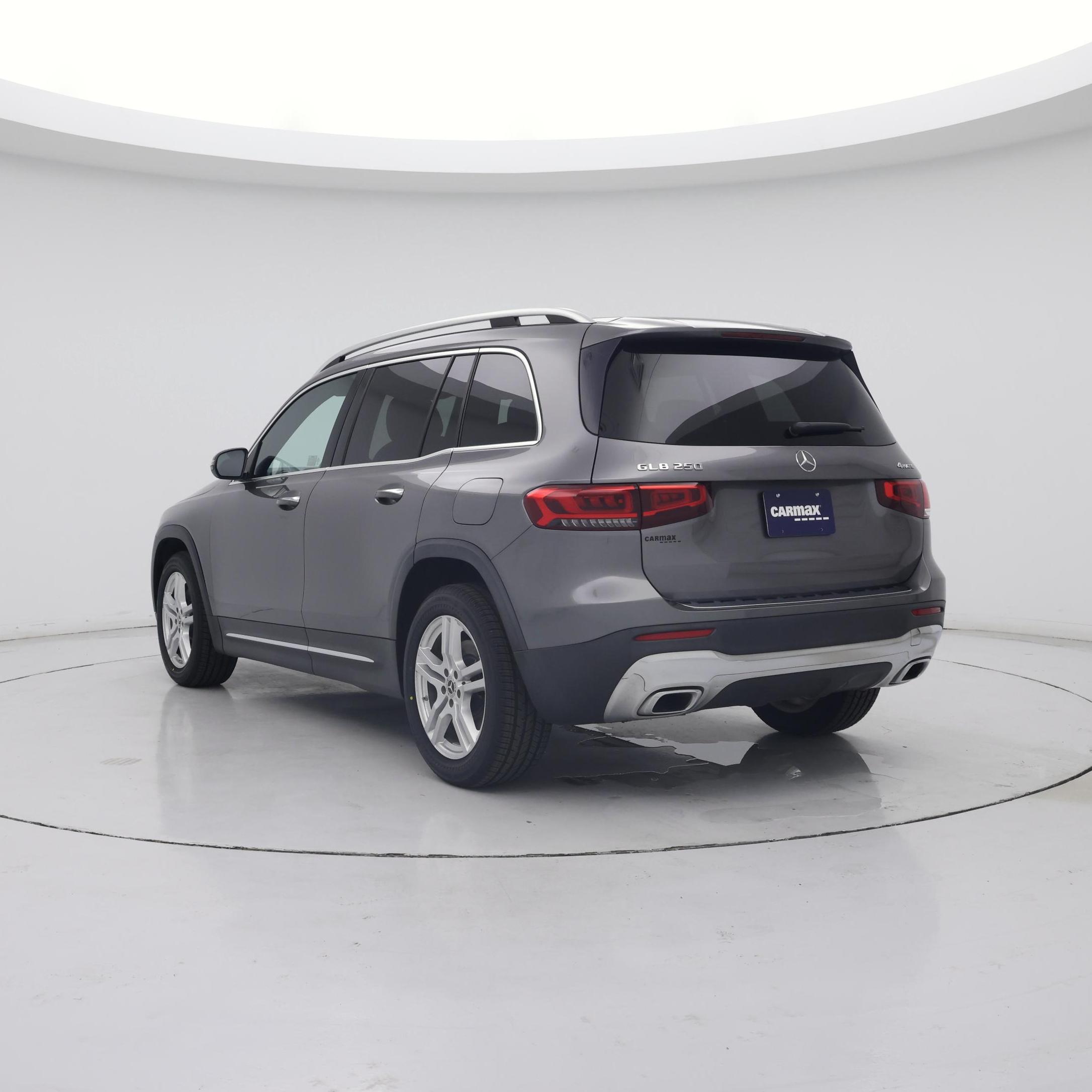 Thumbnail: 2021 Mercedes-Benz GLB - 2