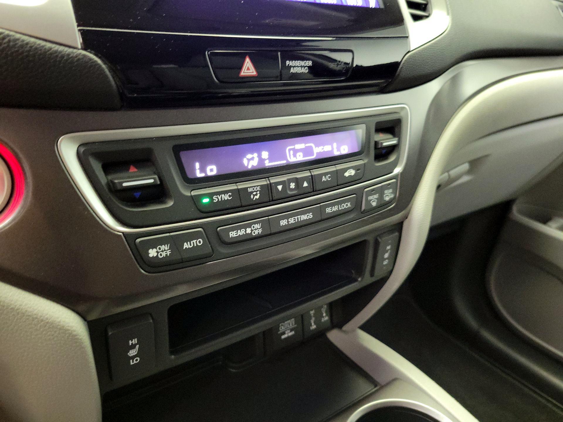 Thumbnail: 2017 Honda Pilot - 16