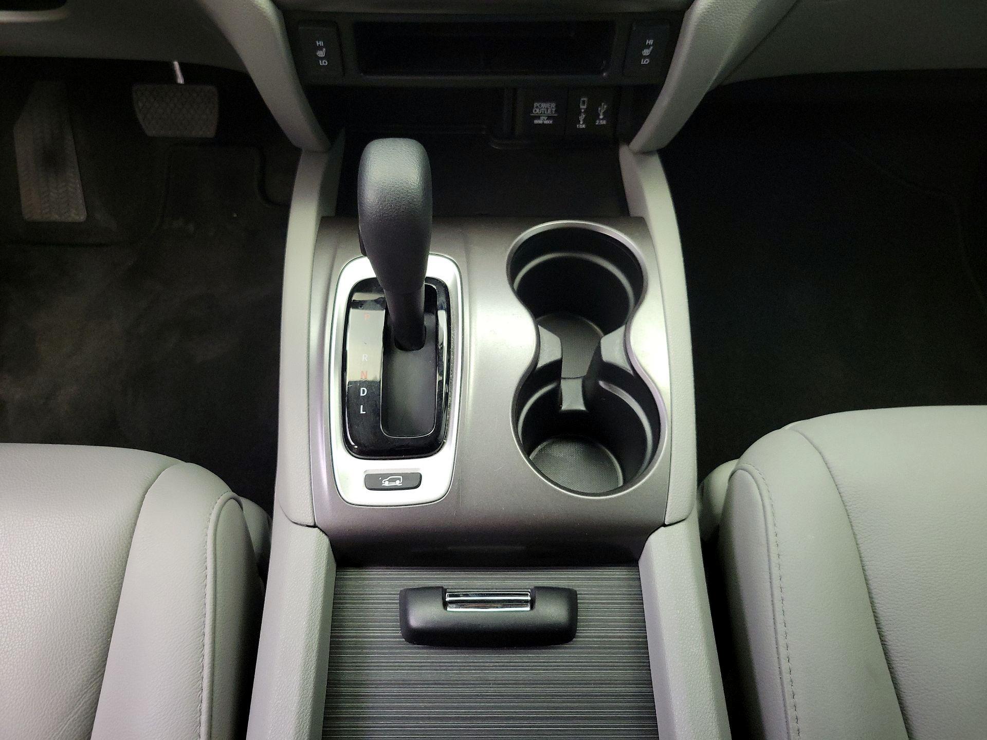 Thumbnail: 2017 Honda Pilot - 17