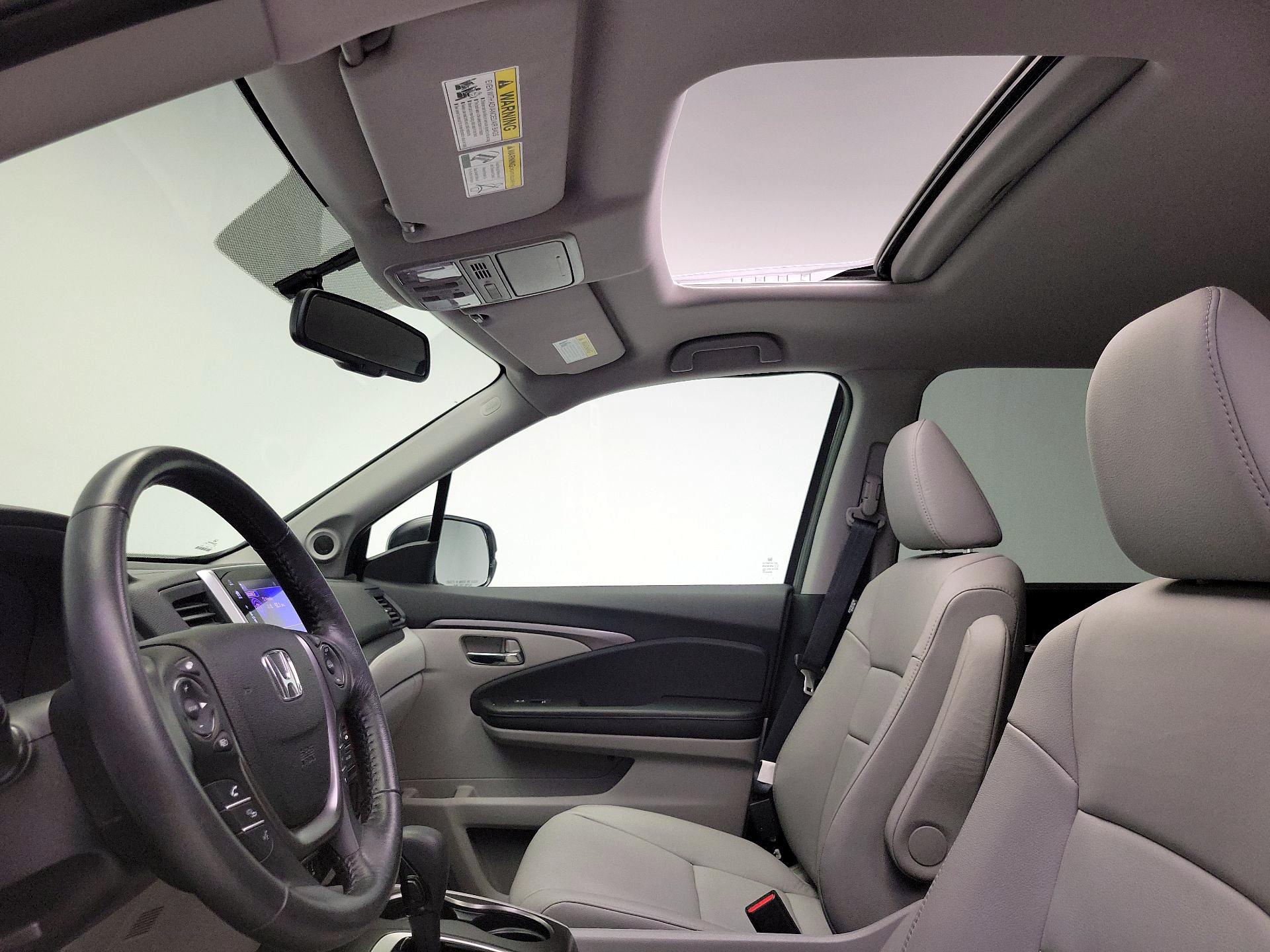 Thumbnail: 2017 Honda Pilot - 19