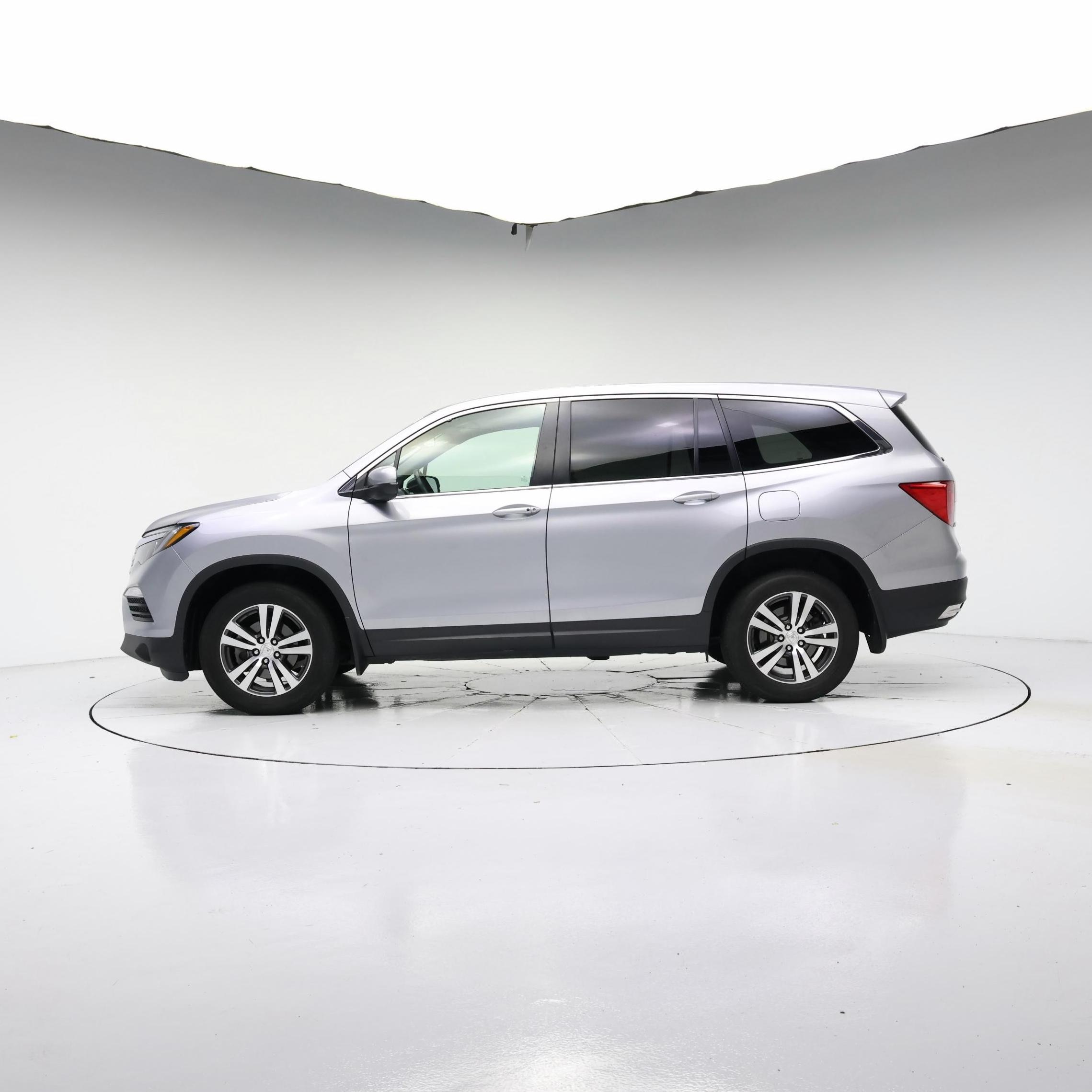Thumbnail: 2017 Honda Pilot - 3