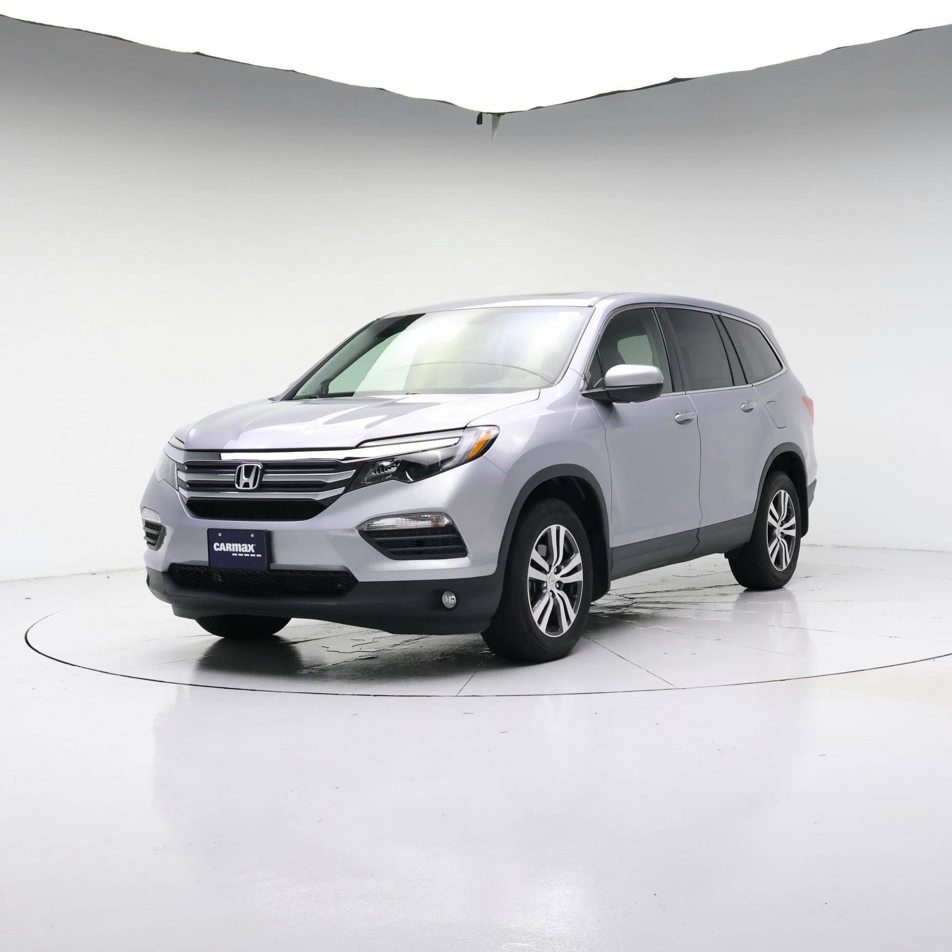 Thumbnail: 2017 Honda Pilot - 4