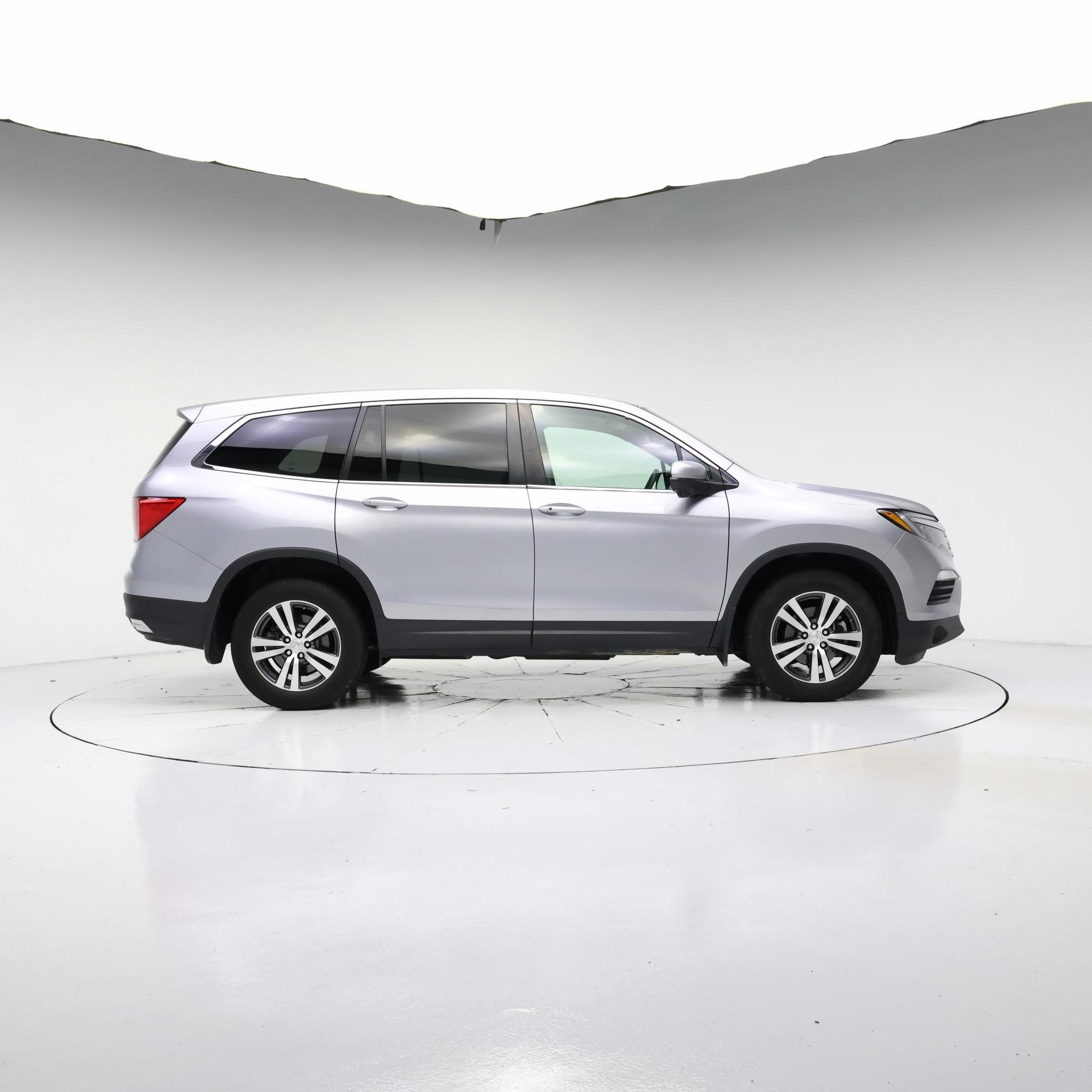 Thumbnail: 2017 Honda Pilot - 7