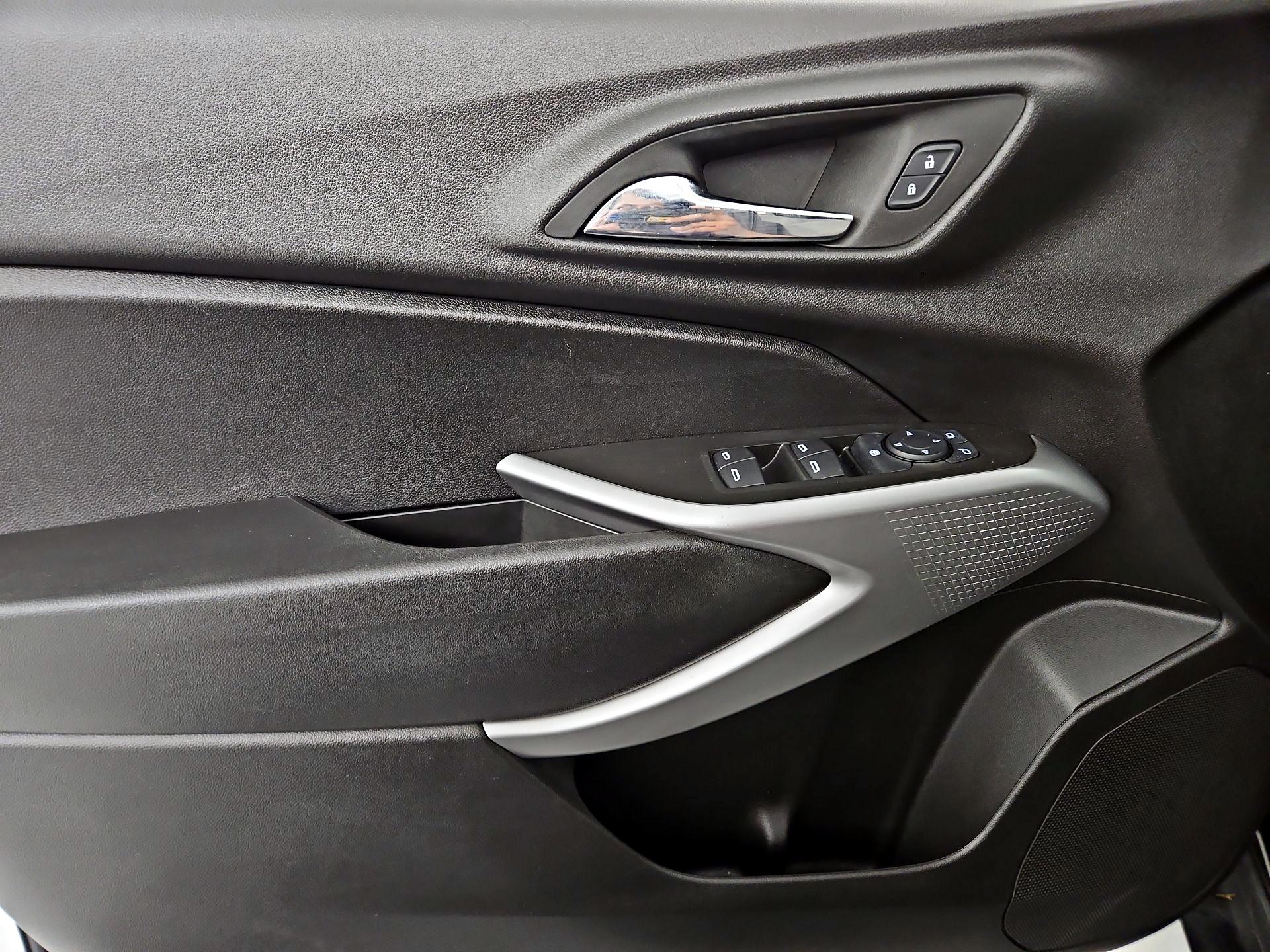 Thumbnail: 2024 Chevrolet Trax - 10