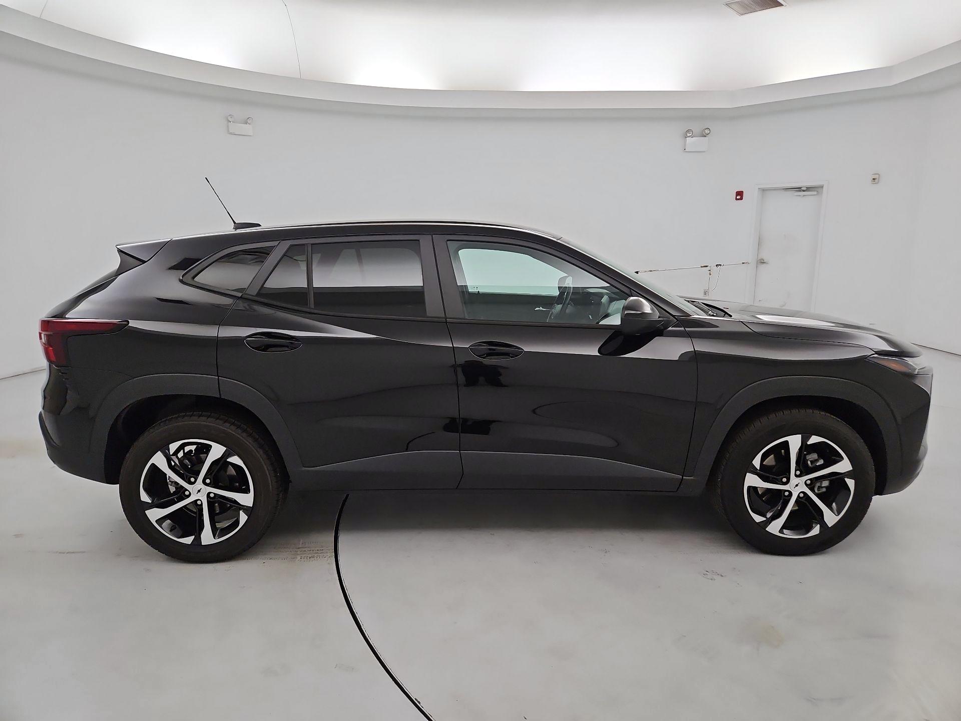 Thumbnail: 2024 Chevrolet Trax - 4