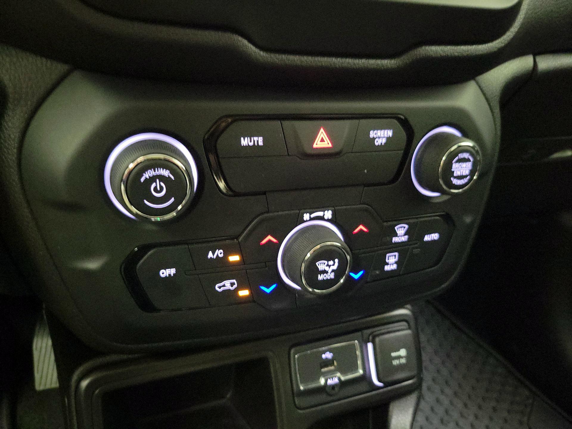Thumbnail: 2020 Jeep Renegade - 16