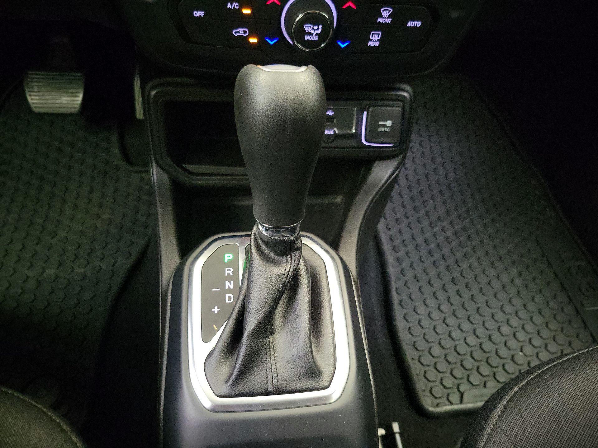 Thumbnail: 2020 Jeep Renegade - 17