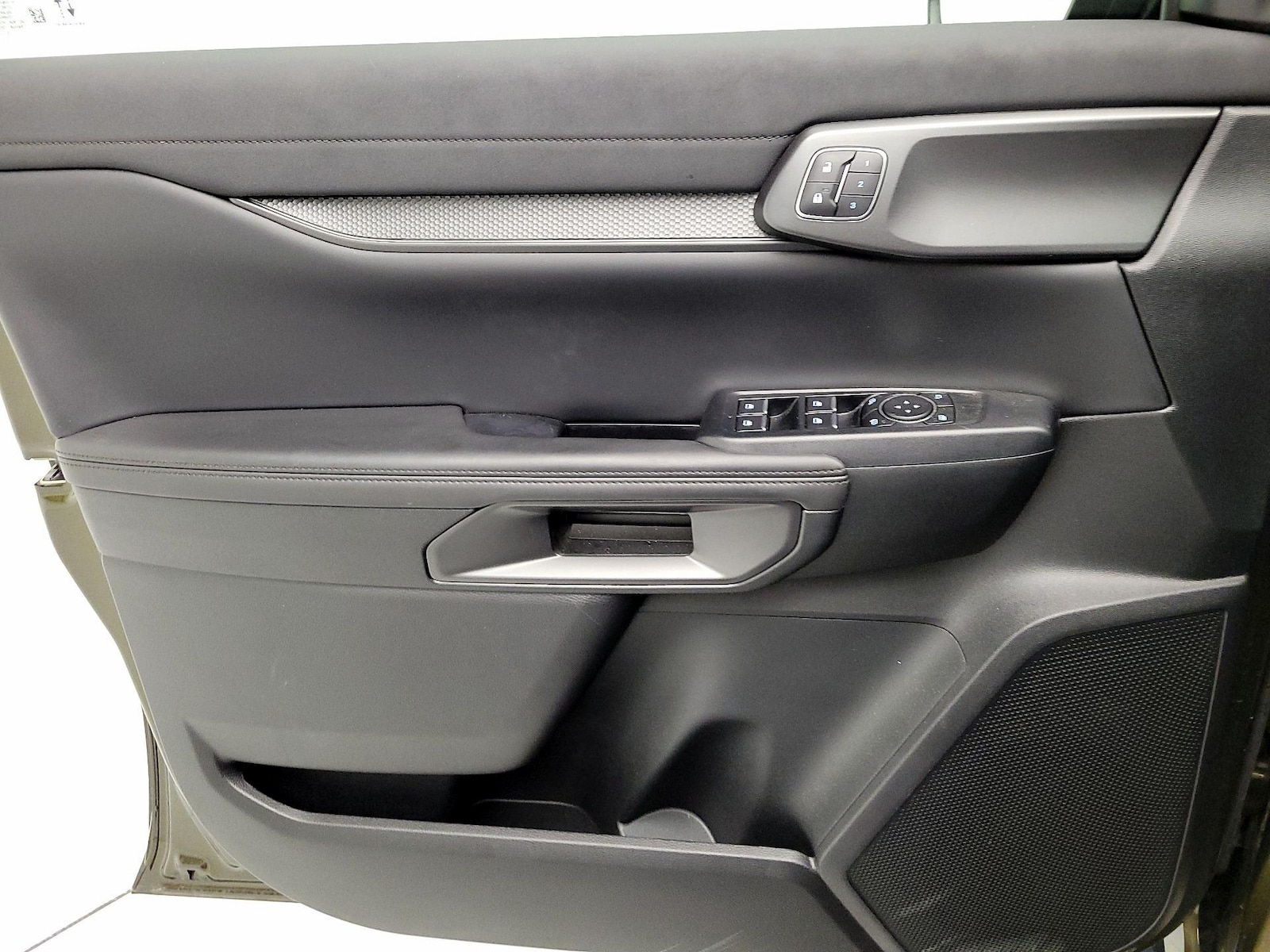 2025 Ford Ranger Raptor - Photo 13