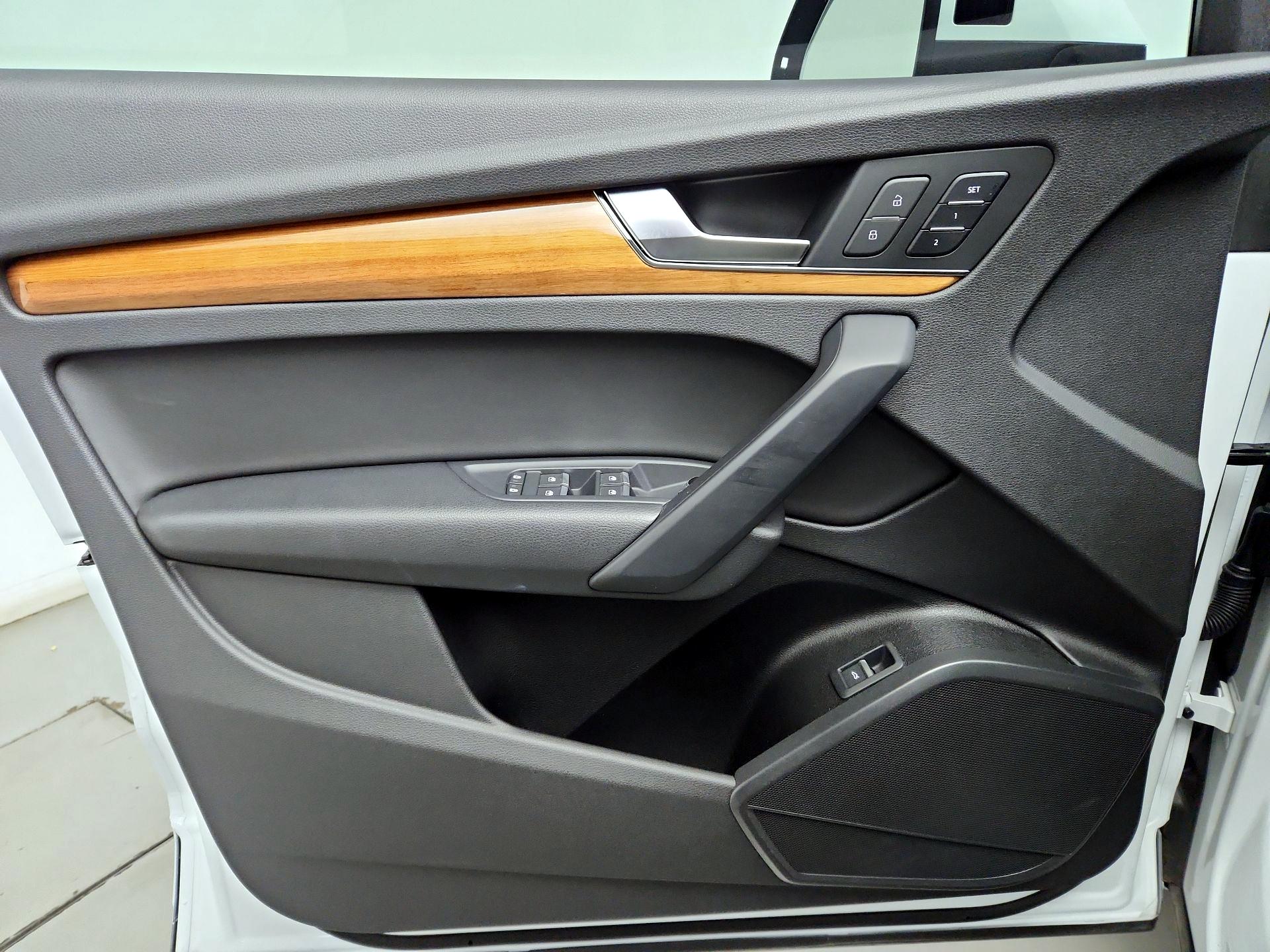 Thumbnail: 2021 Audi Q5 - 12