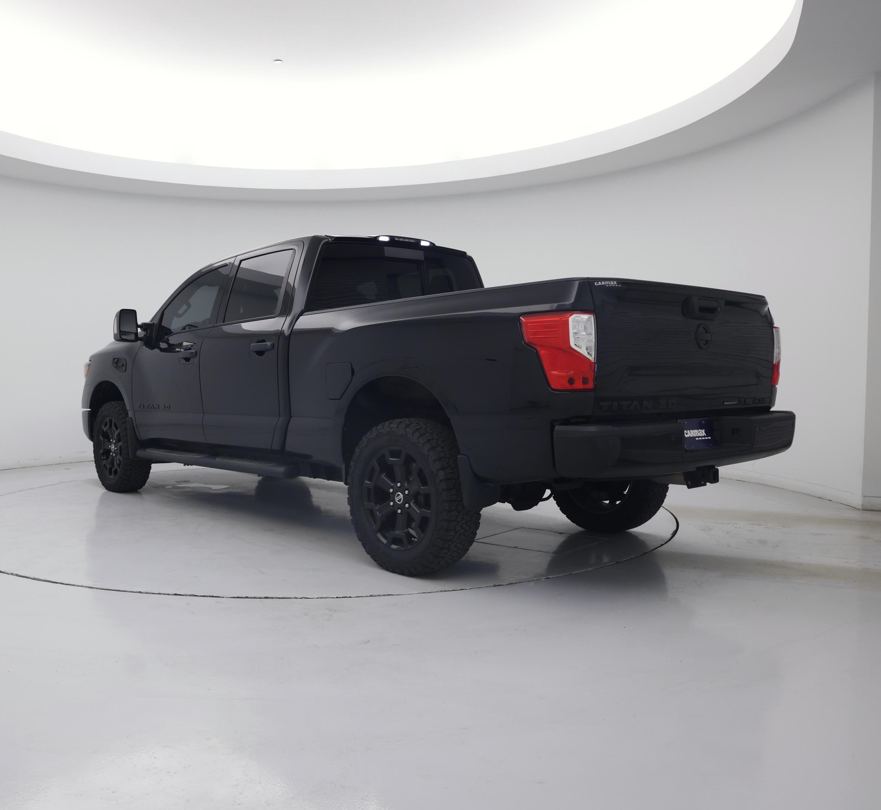 Thumbnail: 2018 Nissan Titan - 2