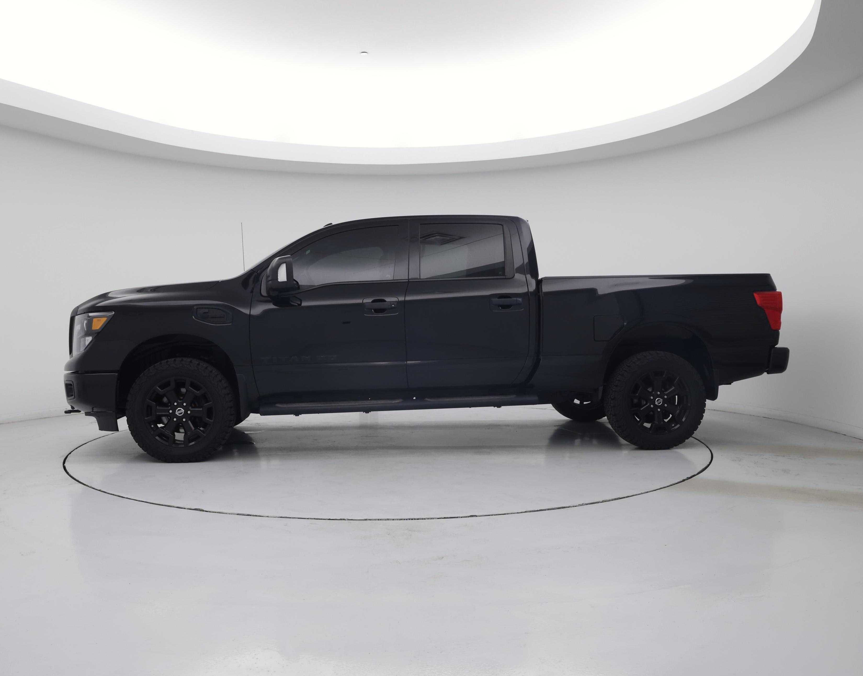 Thumbnail: 2018 Nissan Titan - 3