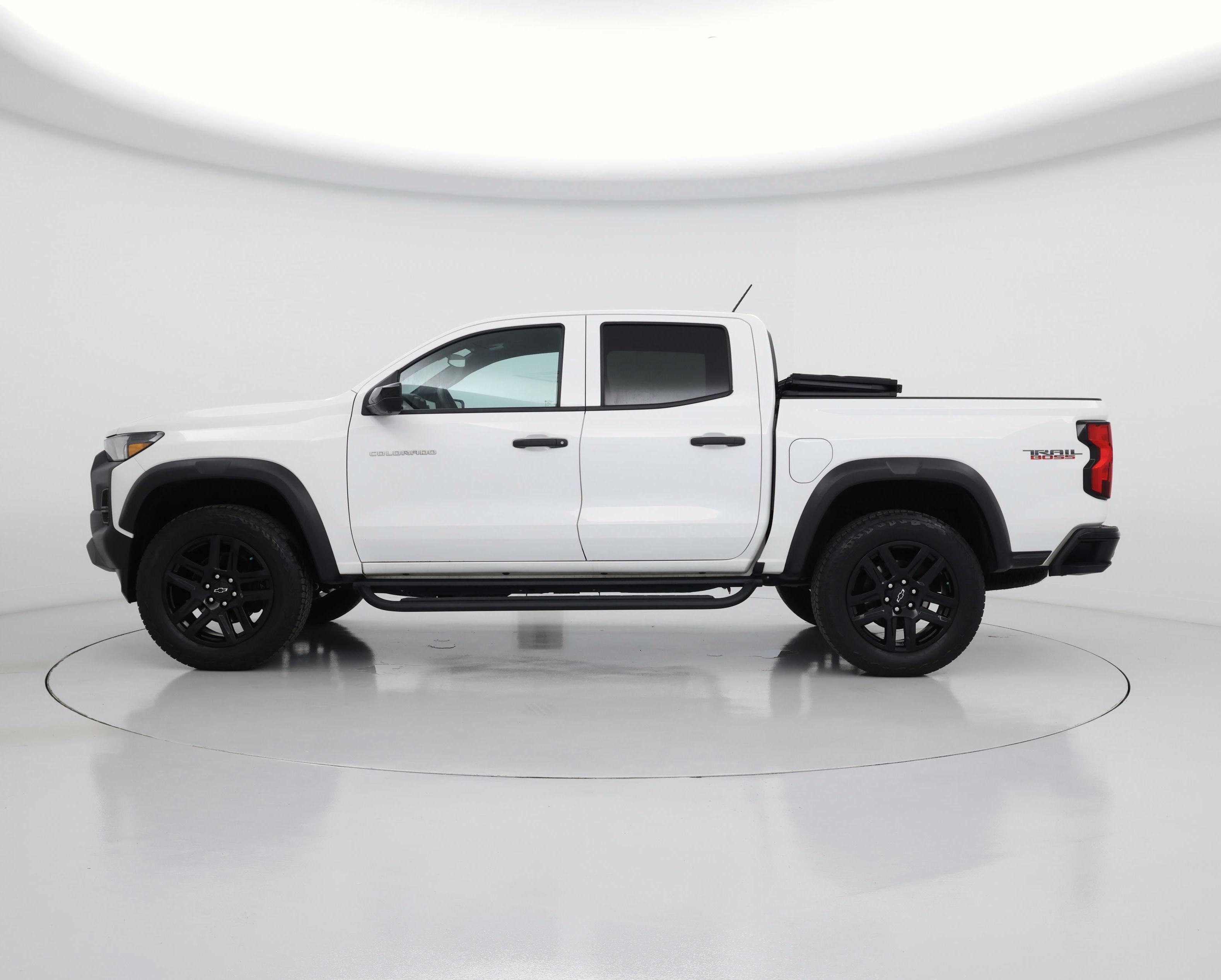 Thumbnail: 2024 Chevrolet Colorado - 3