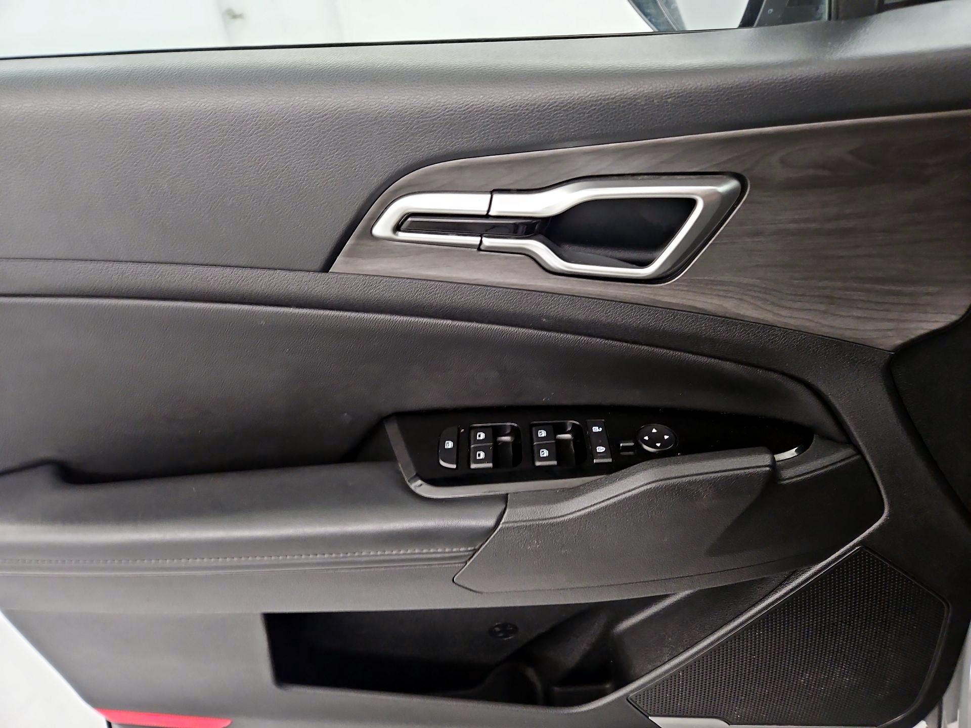 Thumbnail: 2023 Kia Sportage - 10