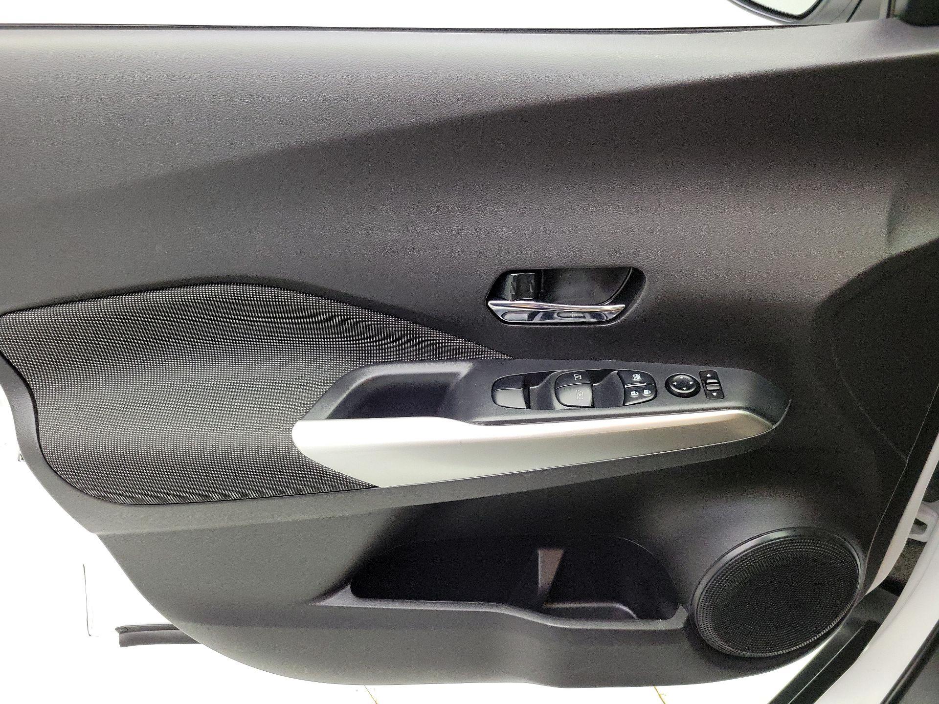 Thumbnail: 2020 Nissan Kicks - 12