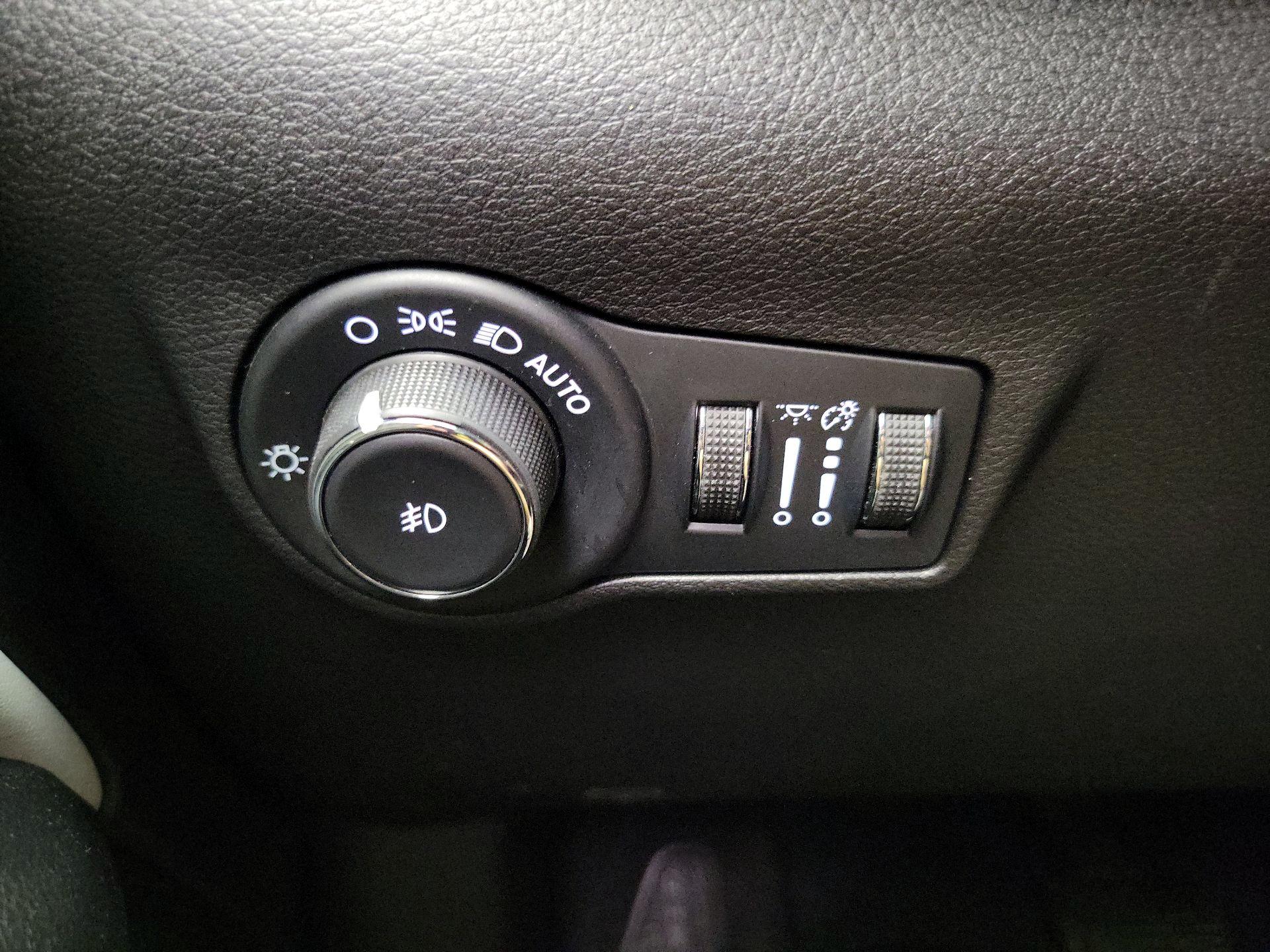 Thumbnail: 2022 Jeep Compass - 13