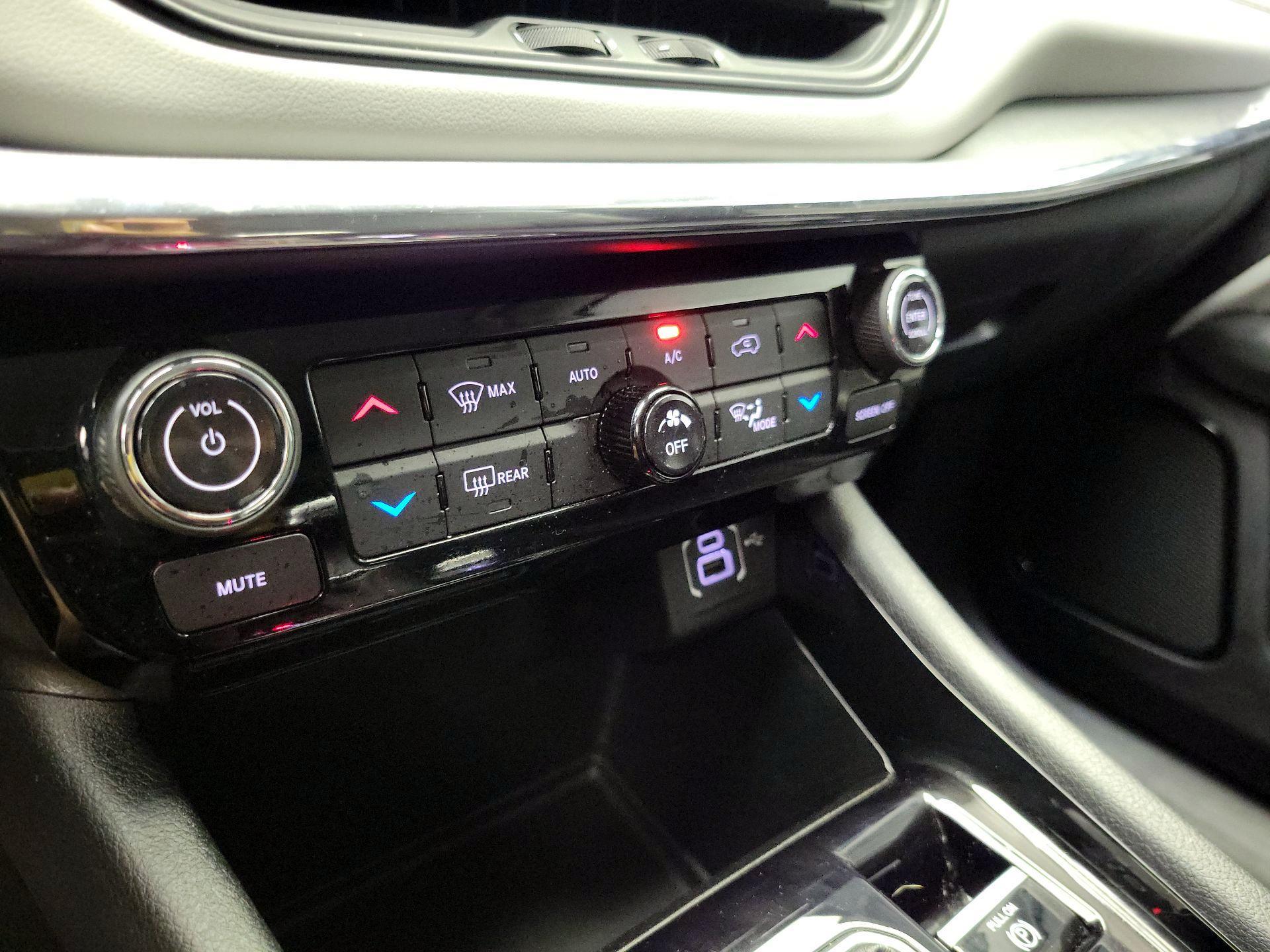 Thumbnail: 2022 Jeep Compass - 16