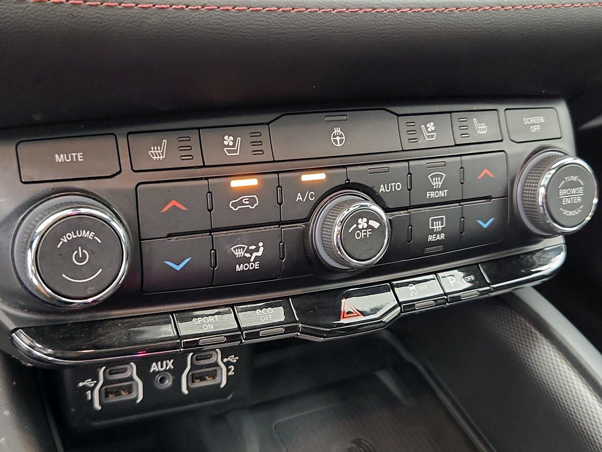 Thumbnail: 2022 Dodge Durango - 16