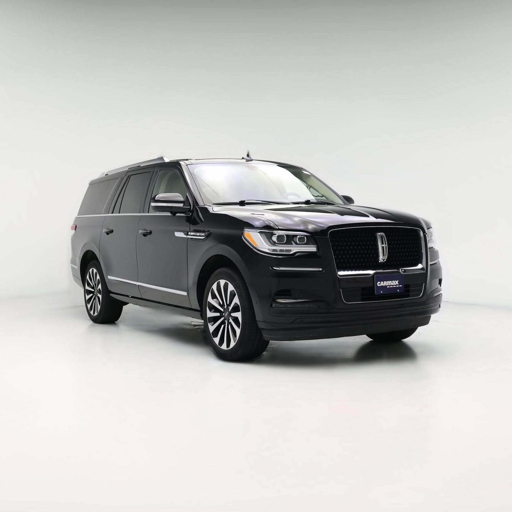 Thumbnail: 2022 Lincoln Navigator L - 1
