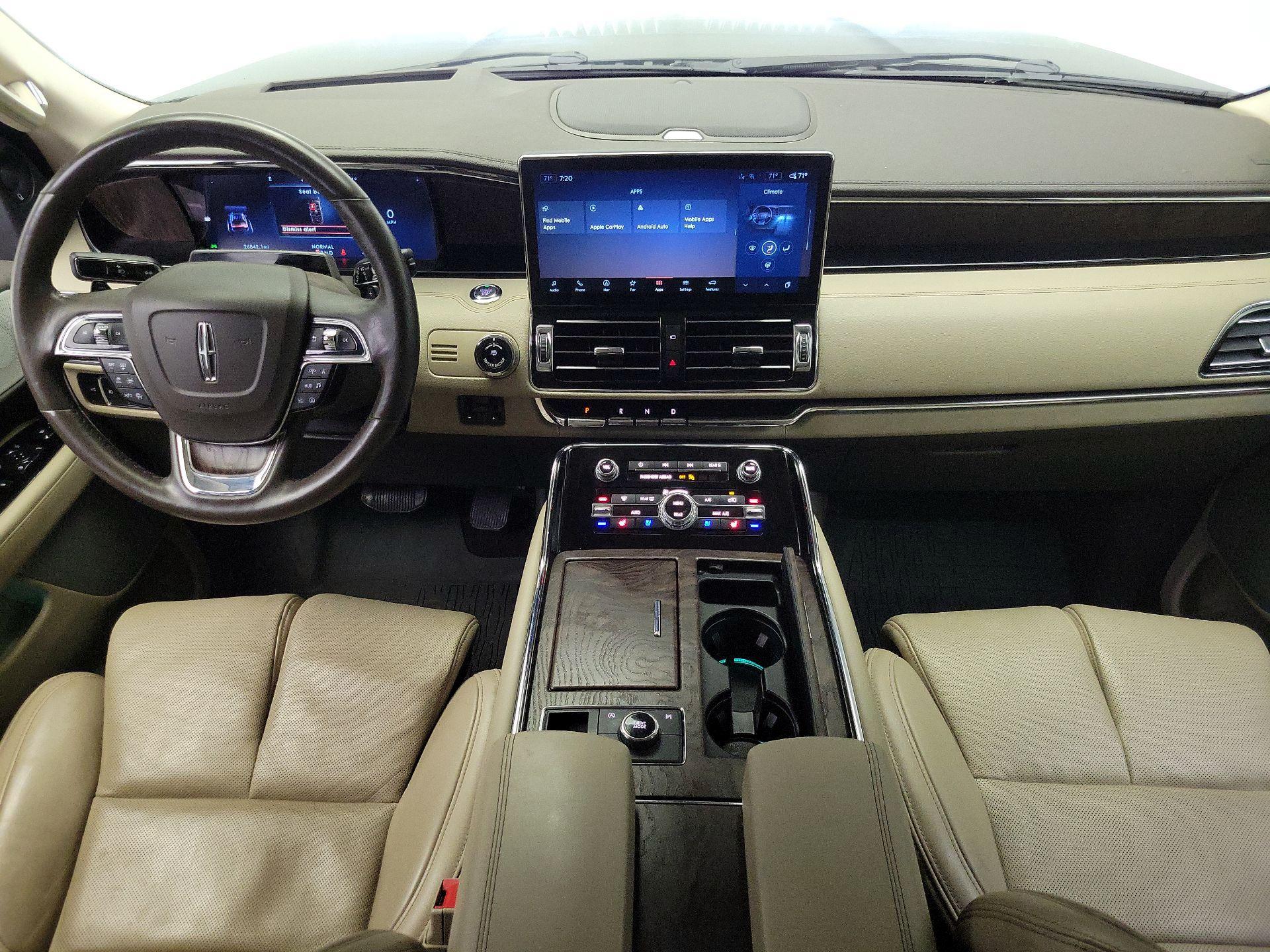 Thumbnail: 2022 Lincoln Navigator L - 9