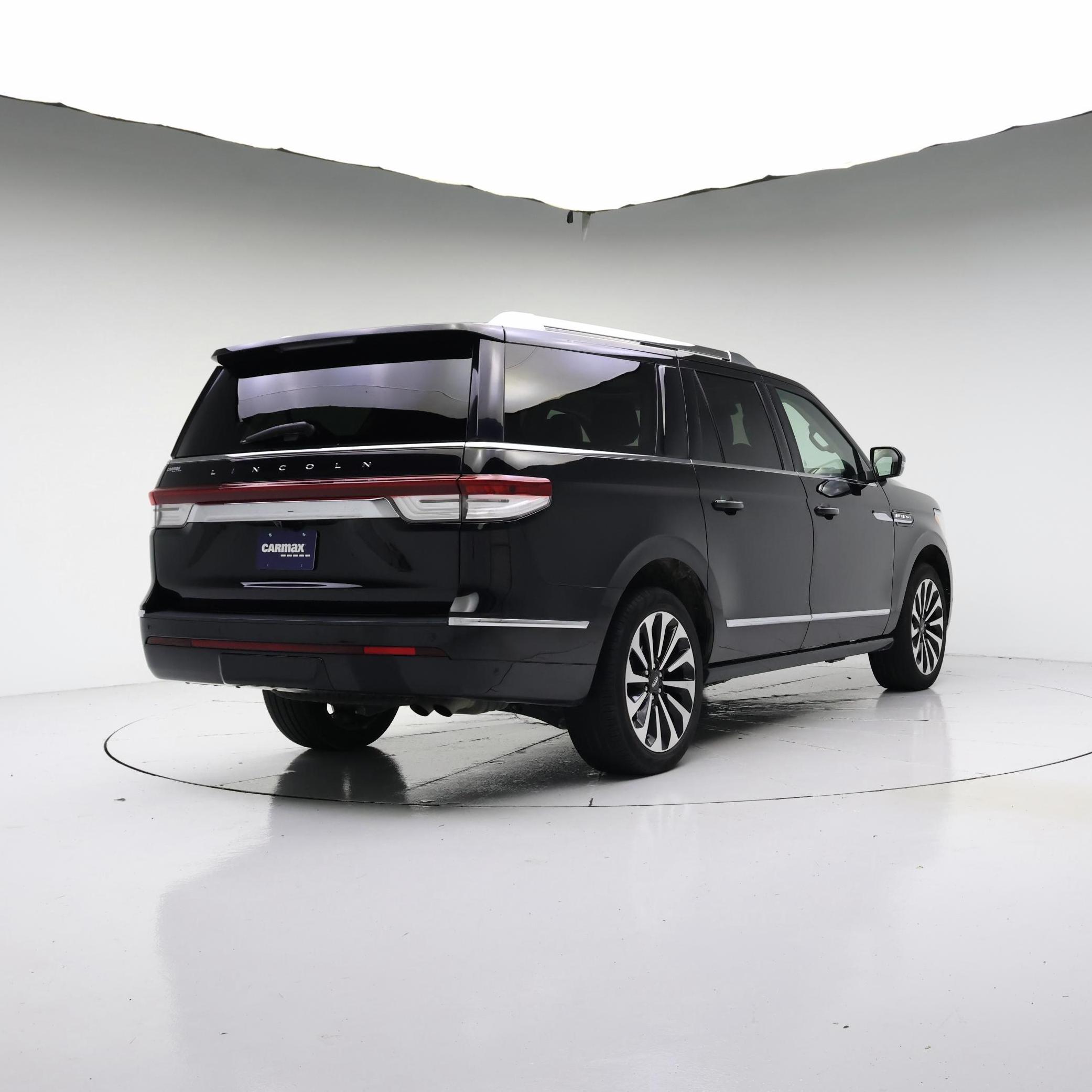 Thumbnail: 2022 Lincoln Navigator L - 8