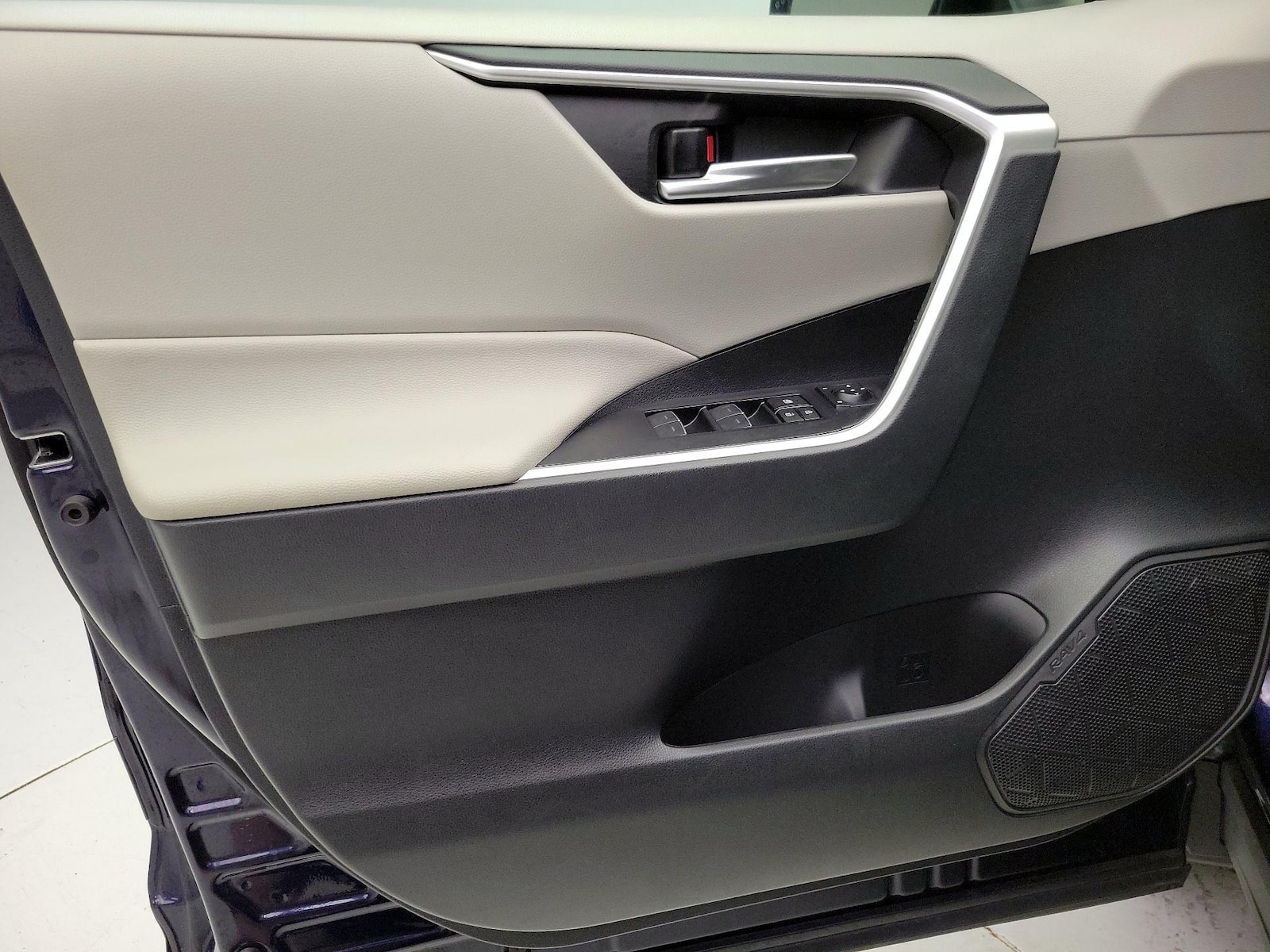 2023 Toyota RAV4 XLE - Photo 13