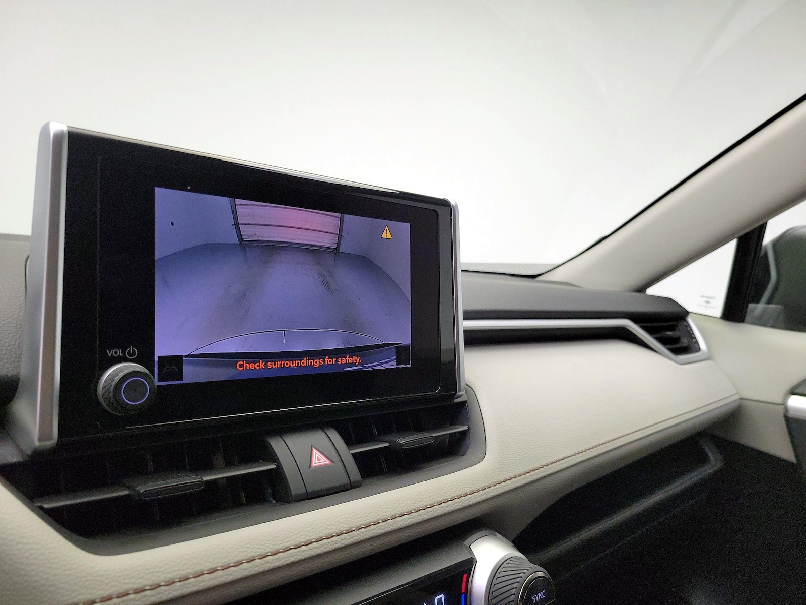 2023 Toyota RAV4 XLE - Photo 15