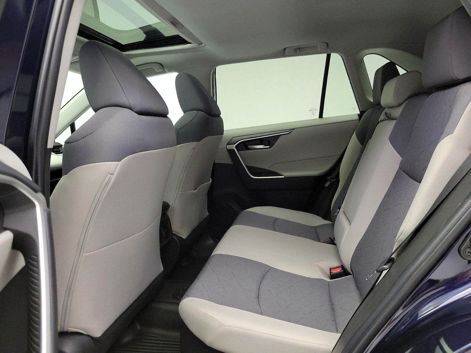 2023 Toyota RAV4 XLE - Photo 21
