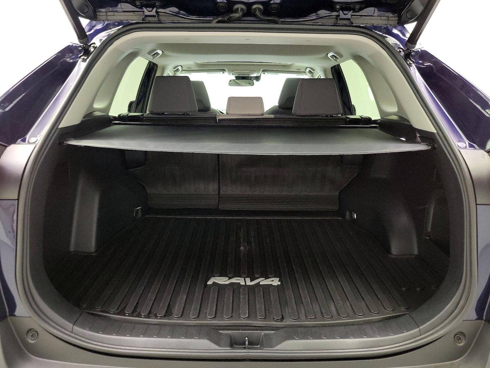 2023 Toyota RAV4 XLE - Photo 22