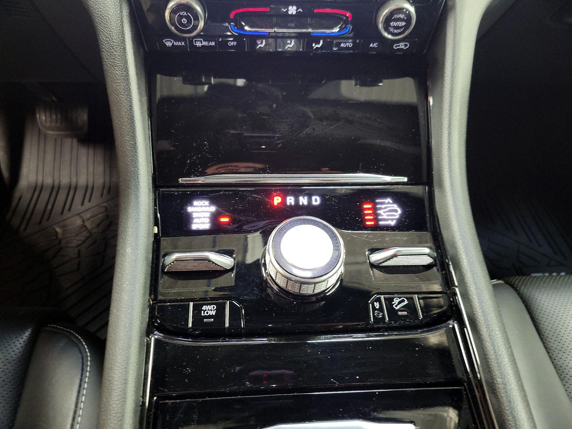 Thumbnail: 2023 Jeep Grand Cherokee - 18