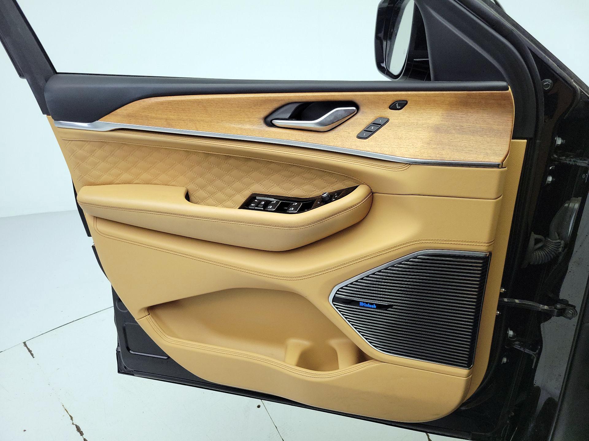 Thumbnail: 2023 Jeep Grand Cherokee - 12