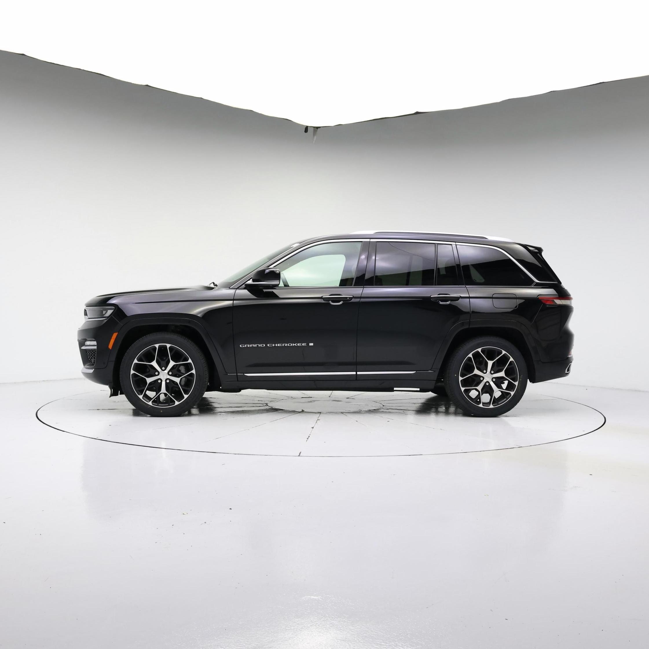 Thumbnail: 2023 Jeep Grand Cherokee - 3
