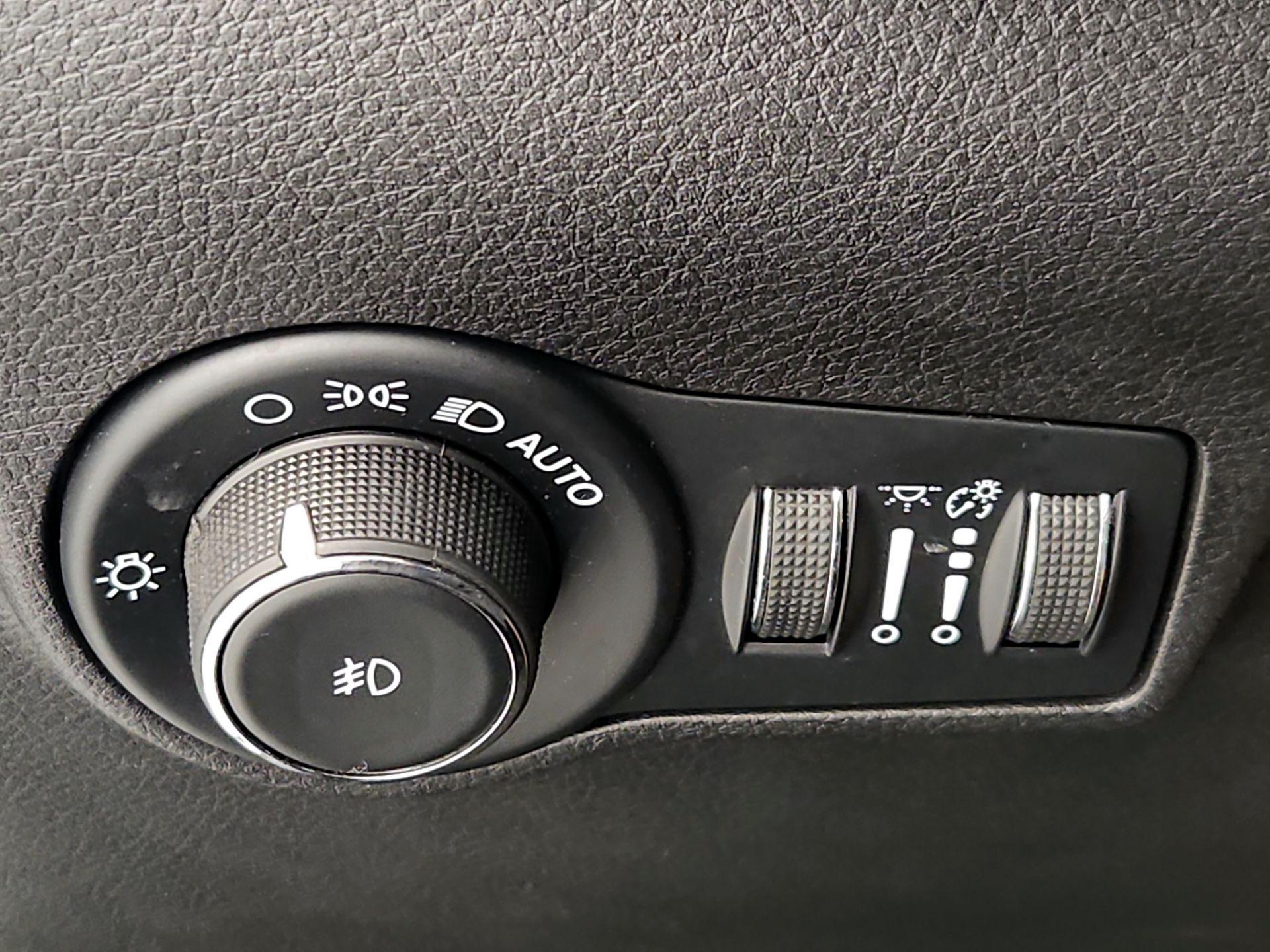 Thumbnail: 2022 Jeep Compass - 13