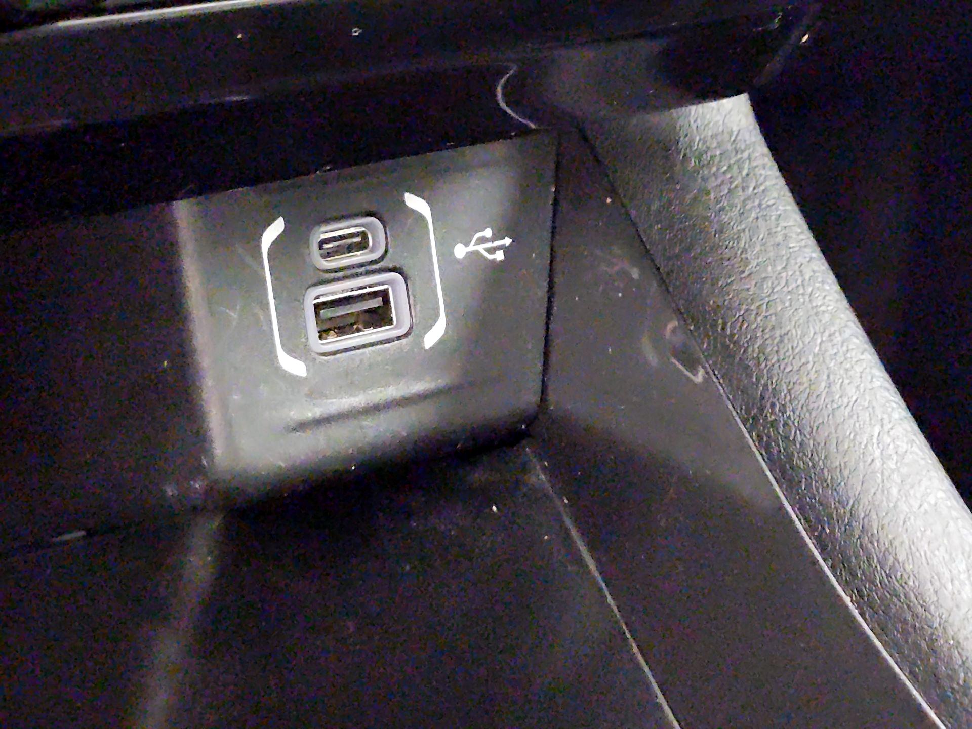 Thumbnail: 2022 Jeep Compass - 18