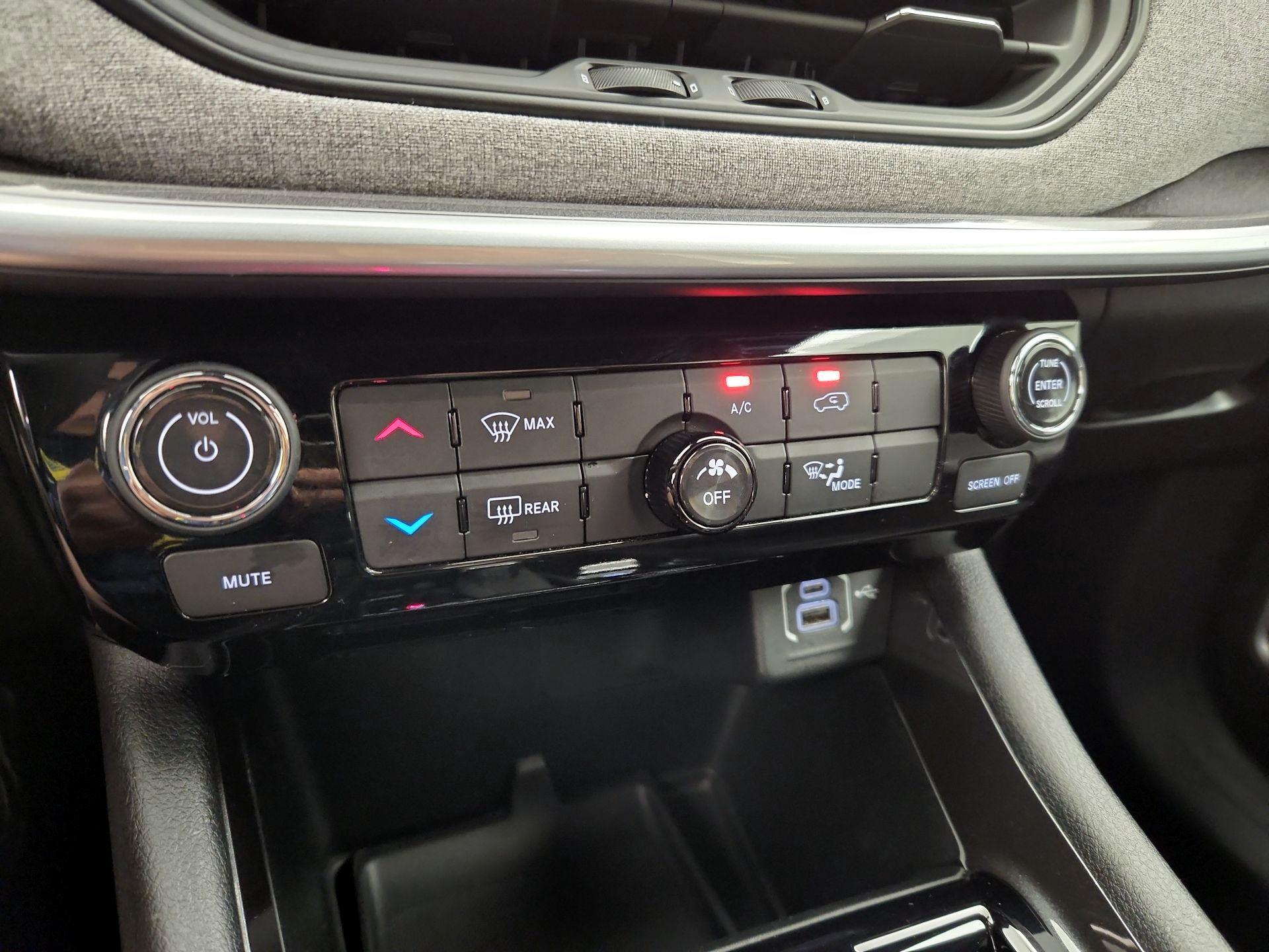 Thumbnail: 2024 Jeep Compass - 16