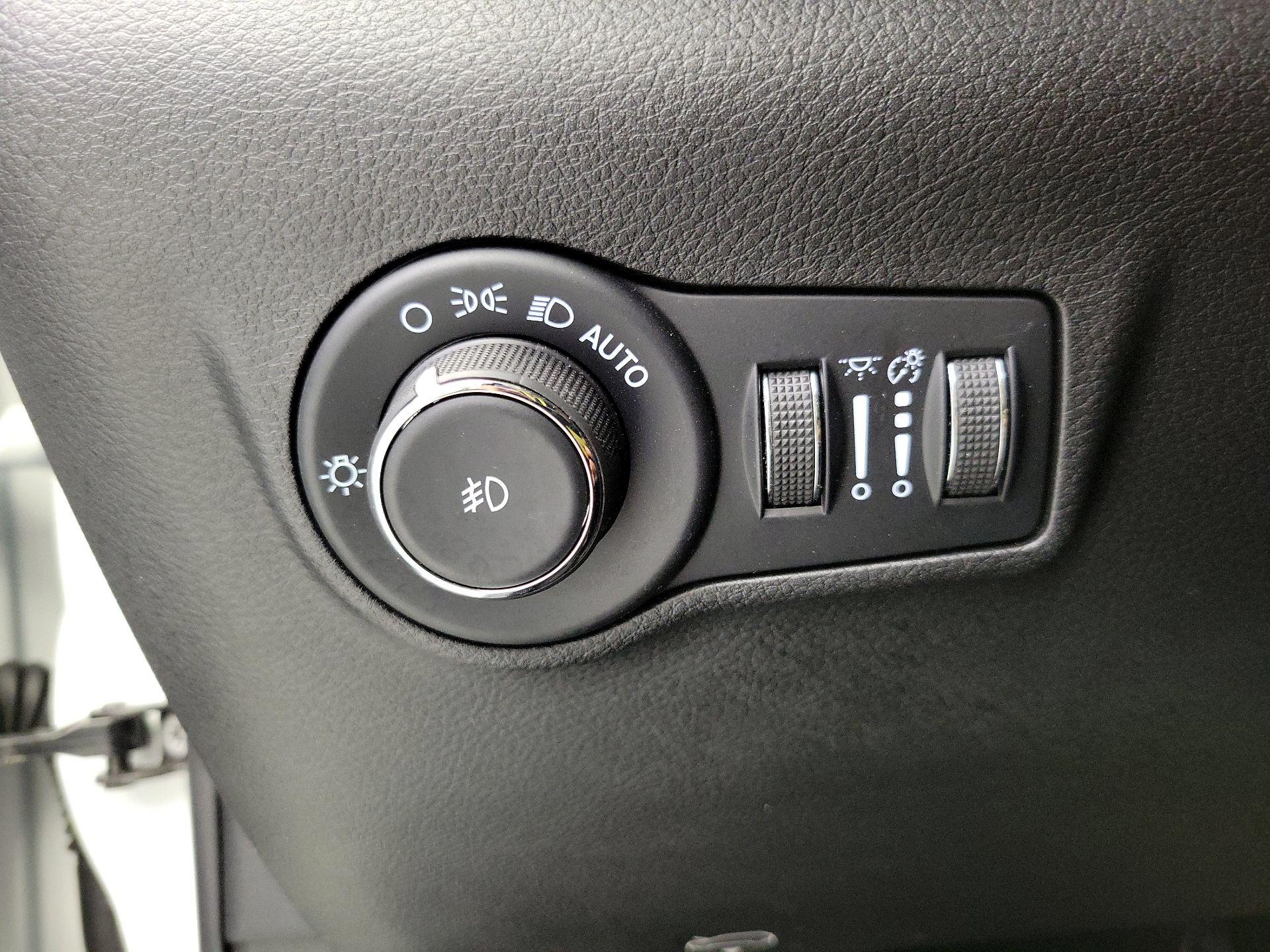 Thumbnail: 2023 Jeep Compass - 13