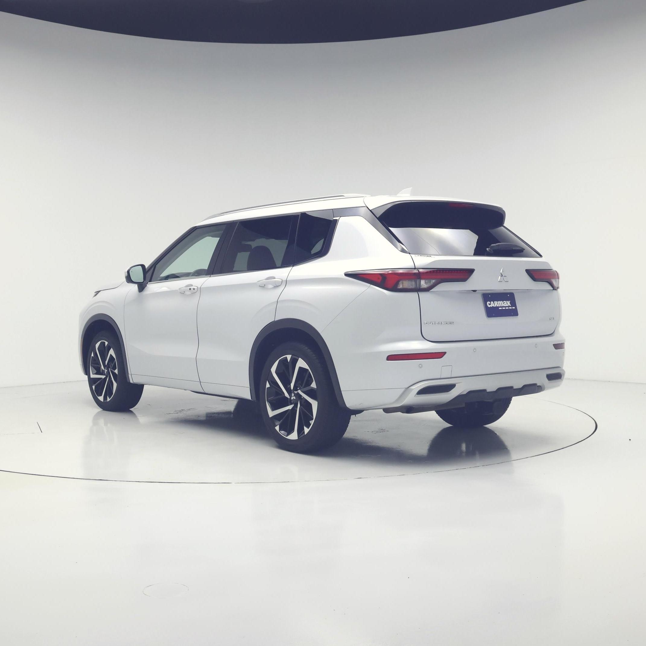 Thumbnail: 2024 Mitsubishi Outlander - 2