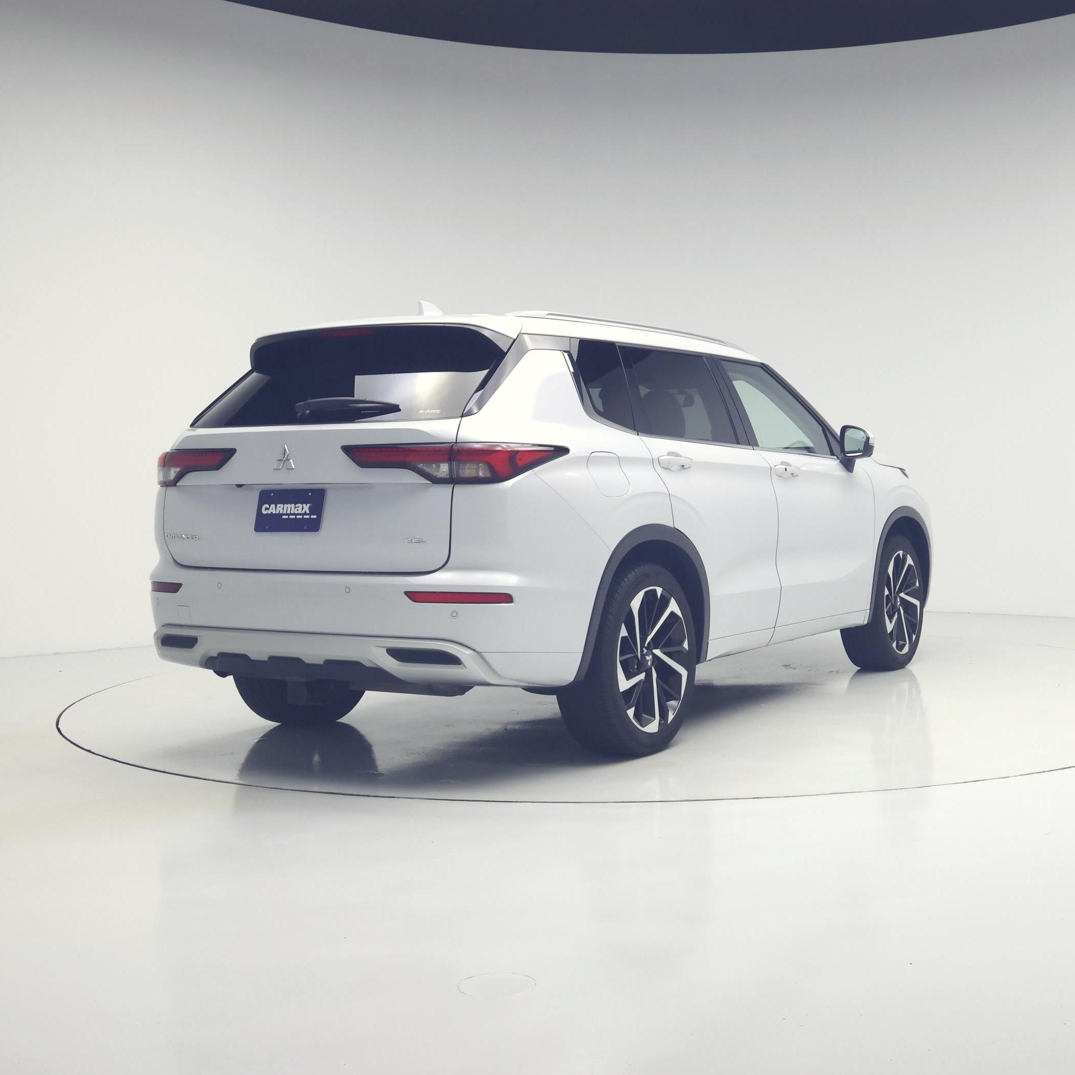 Thumbnail: 2024 Mitsubishi Outlander - 8