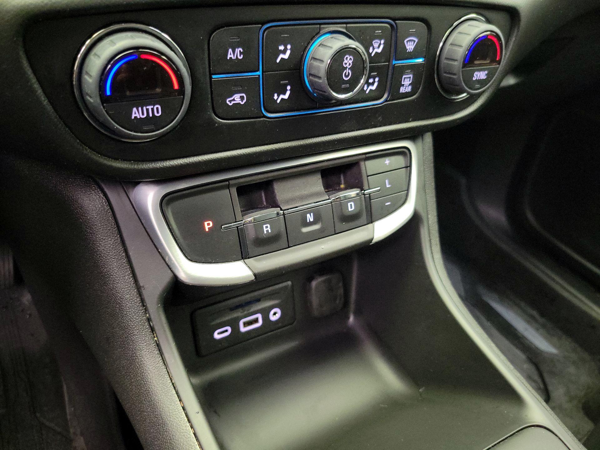 Thumbnail: 2022 GMC Terrain - 17